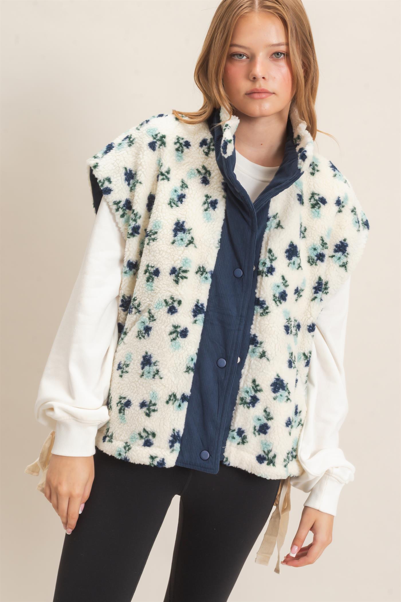 Wholesale Floral Sherpa Vest With Corduroy Vests HF26F073 BLUE HYFVE