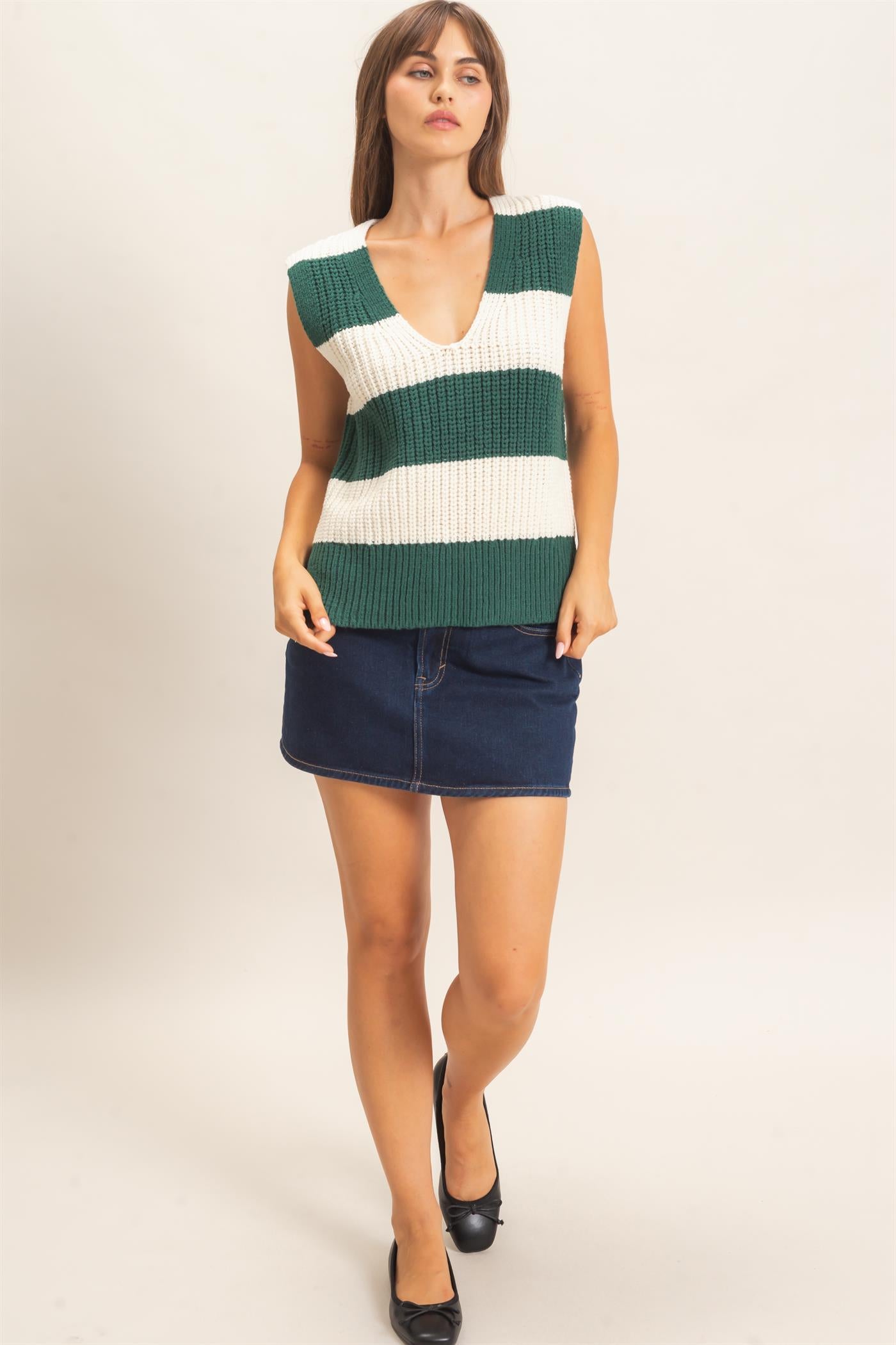 Wholesale V-Neck Striped Sweater Vest Sweaters HF26E482-D GREEN HYFVE