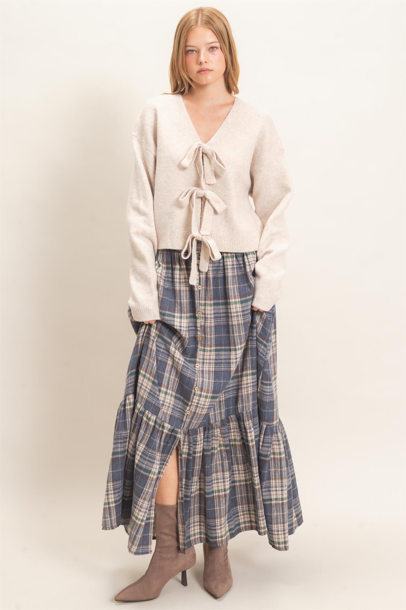Wholesale Two-Way Bow Tie Sweater Sweaters HF26E167 BEIGE HYFVE