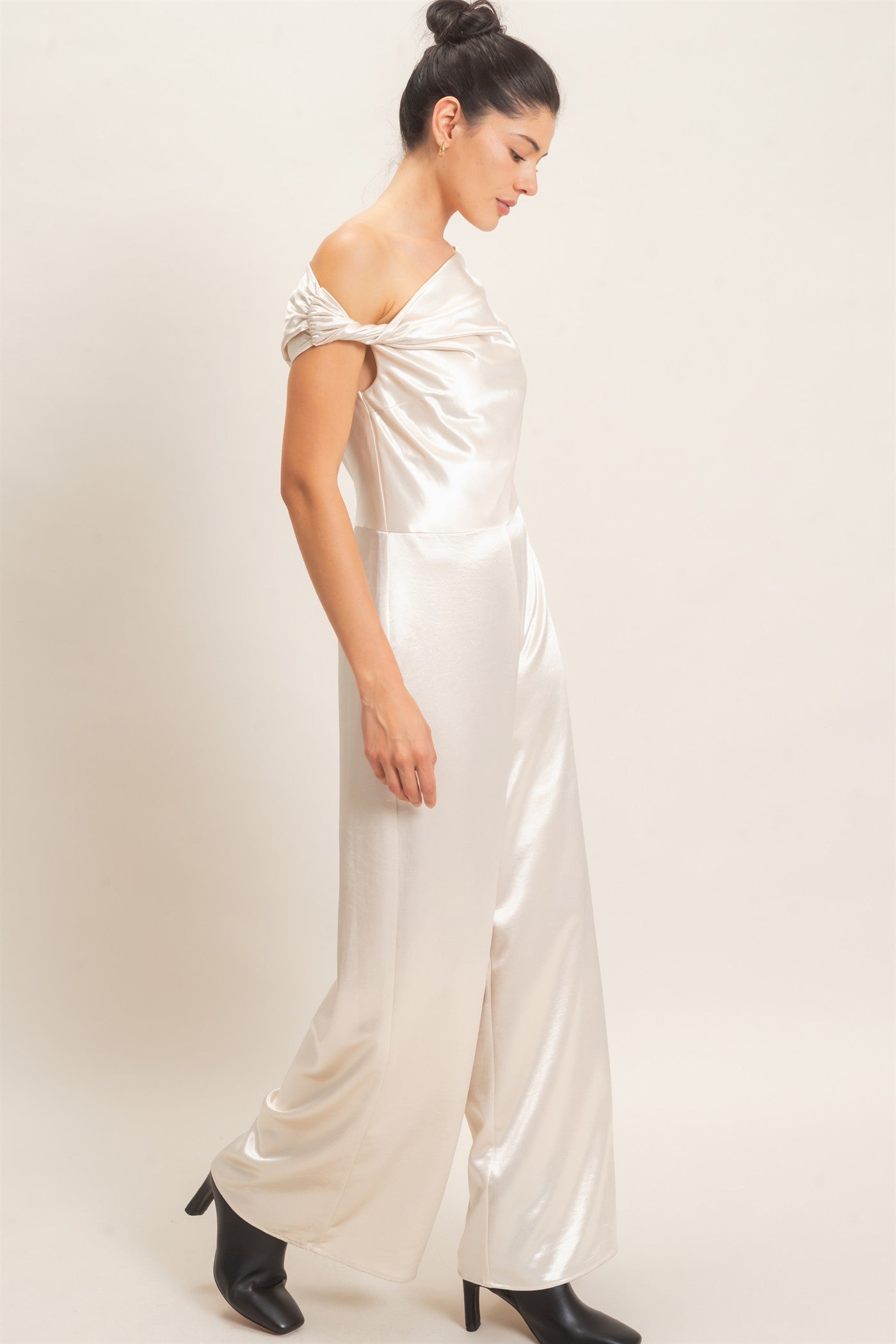 Wholesale Asymmetrical Cowl Neck Wide Leg Jumpsuit Clothing HF26F009 PEARL HYFVE