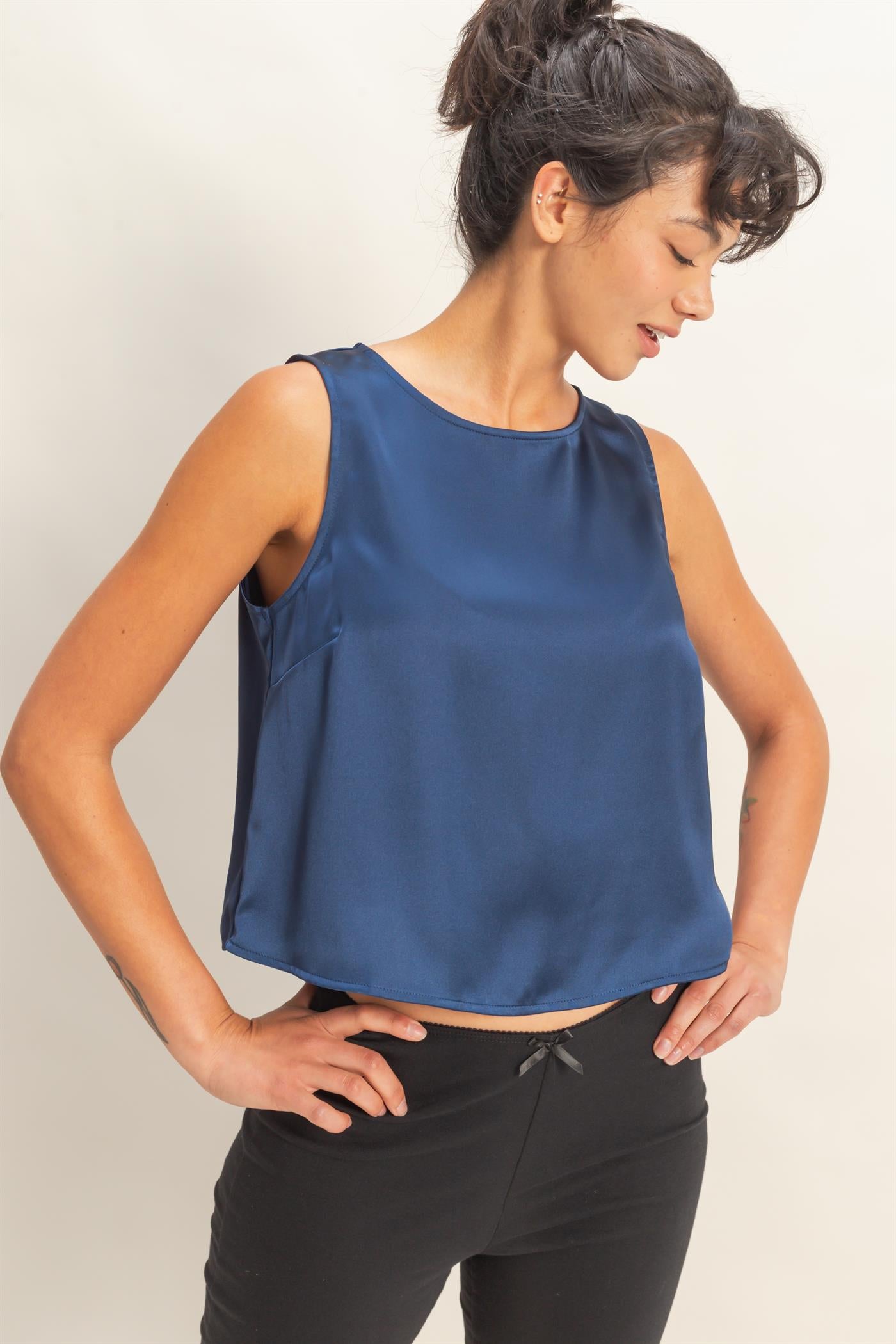 Wholesale Satin Sleeveless Round Neck Top With Back Keyhole Clothing Tops DZ26C084 NAVY DOUBLE ZERO