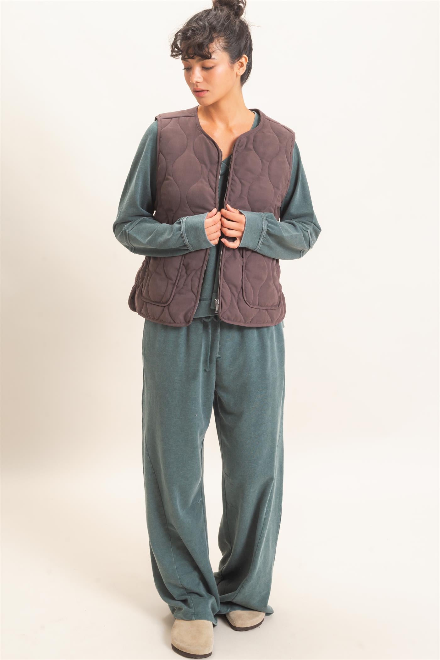 Wholesale Quilted Vest With Pockets Vests DZ26F336 DARK BROWN DOUBLE ZERO