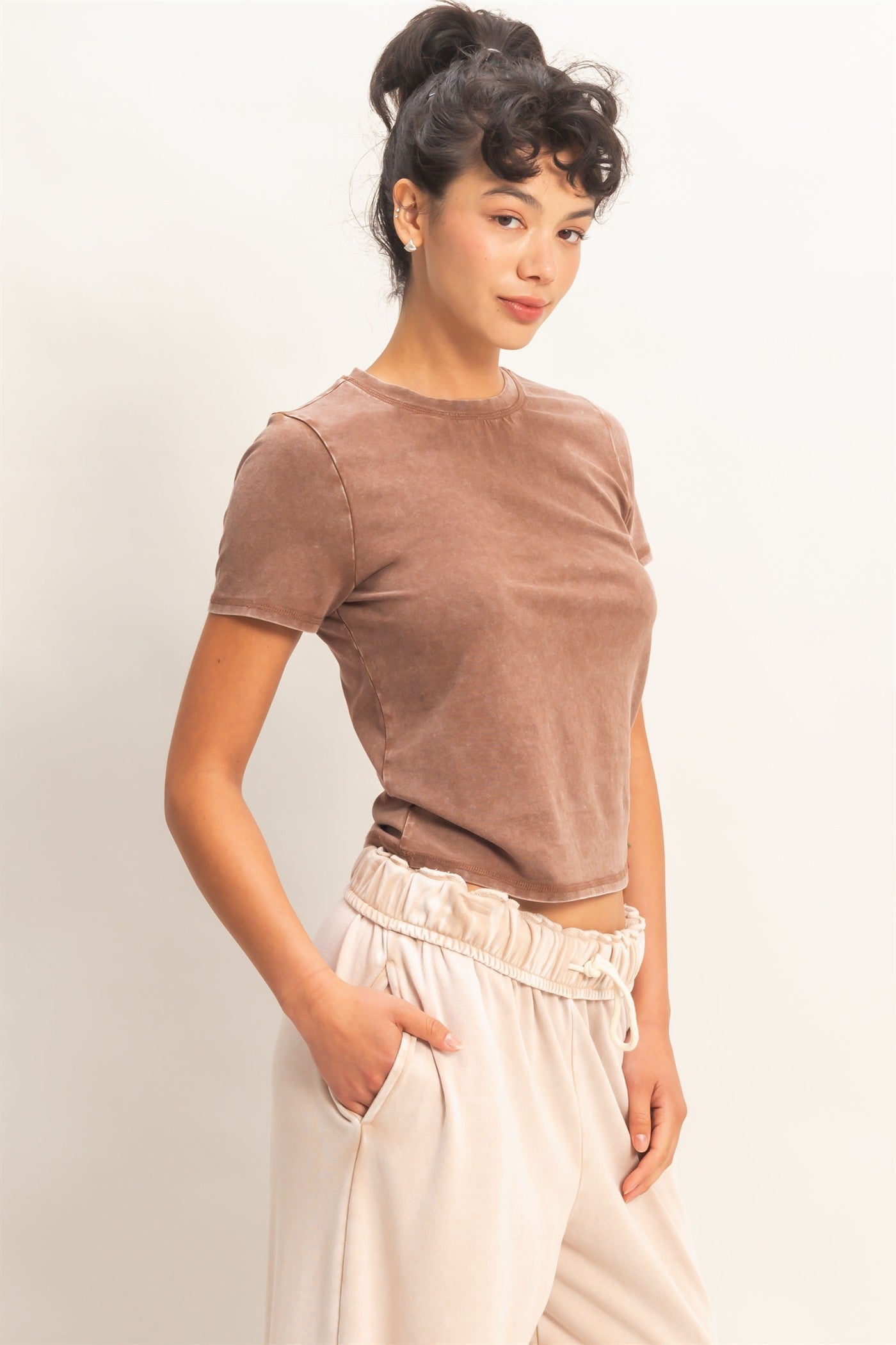 Wholesale Mineral Washed Short Sleeve Crew Neck Top T-Shirts DZ26A743 CHOCOLATE DOUBLE ZERO