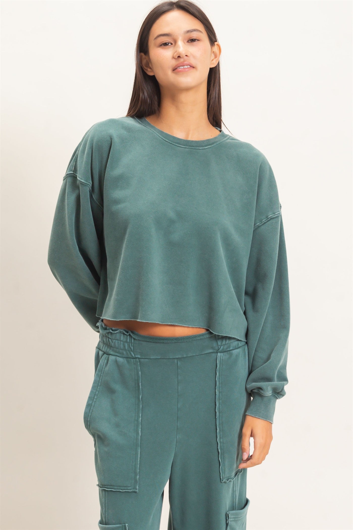 Wholesale Mineral Wash Raw Hem Cropped Sweatshirt Sweatshirts DZ26C968 DARK GREEN DOUBLE ZERO
