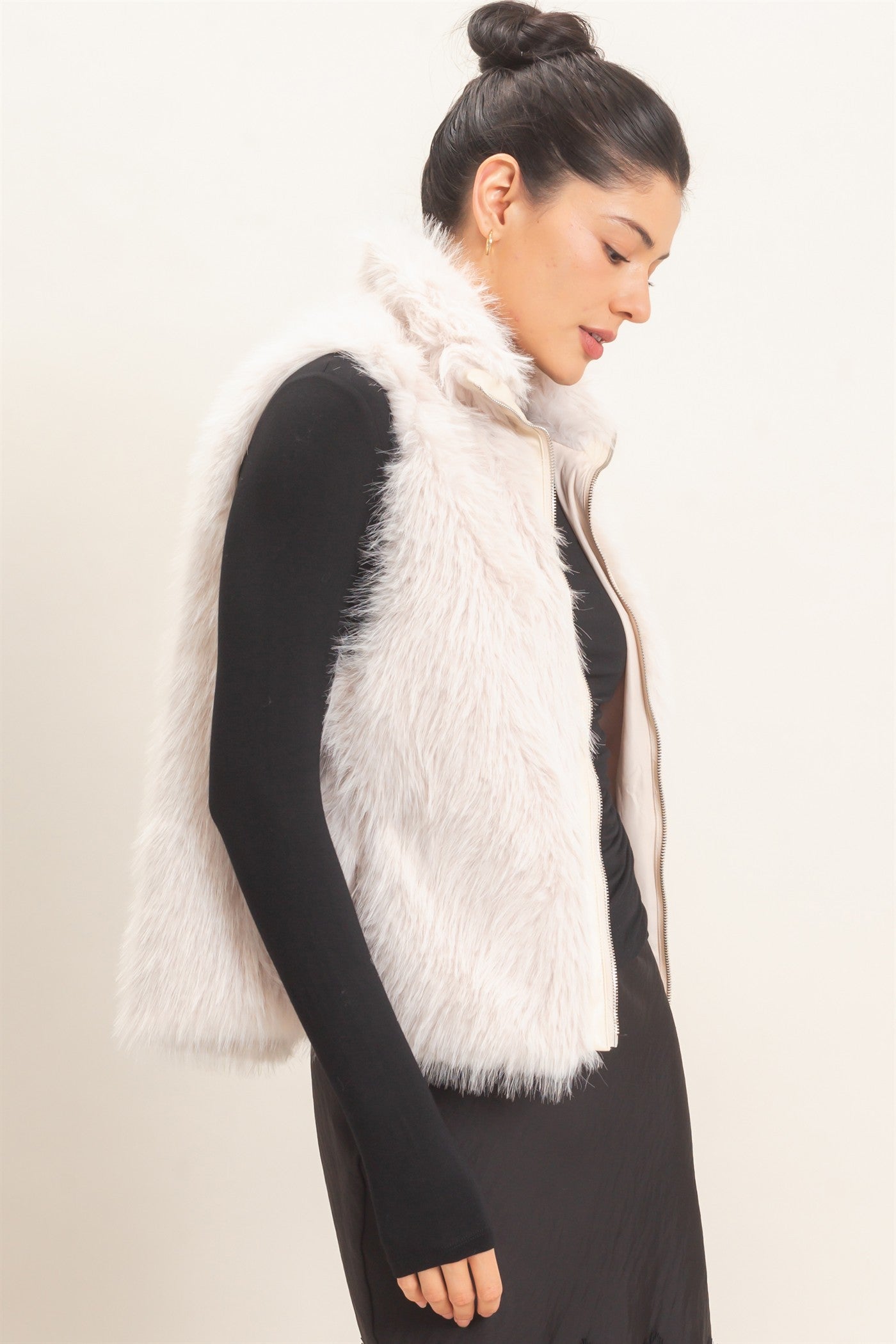 Wholesale Faux Fur Zip-Up Outerwear Vest Vests HF26E532 CREAM HYFVE