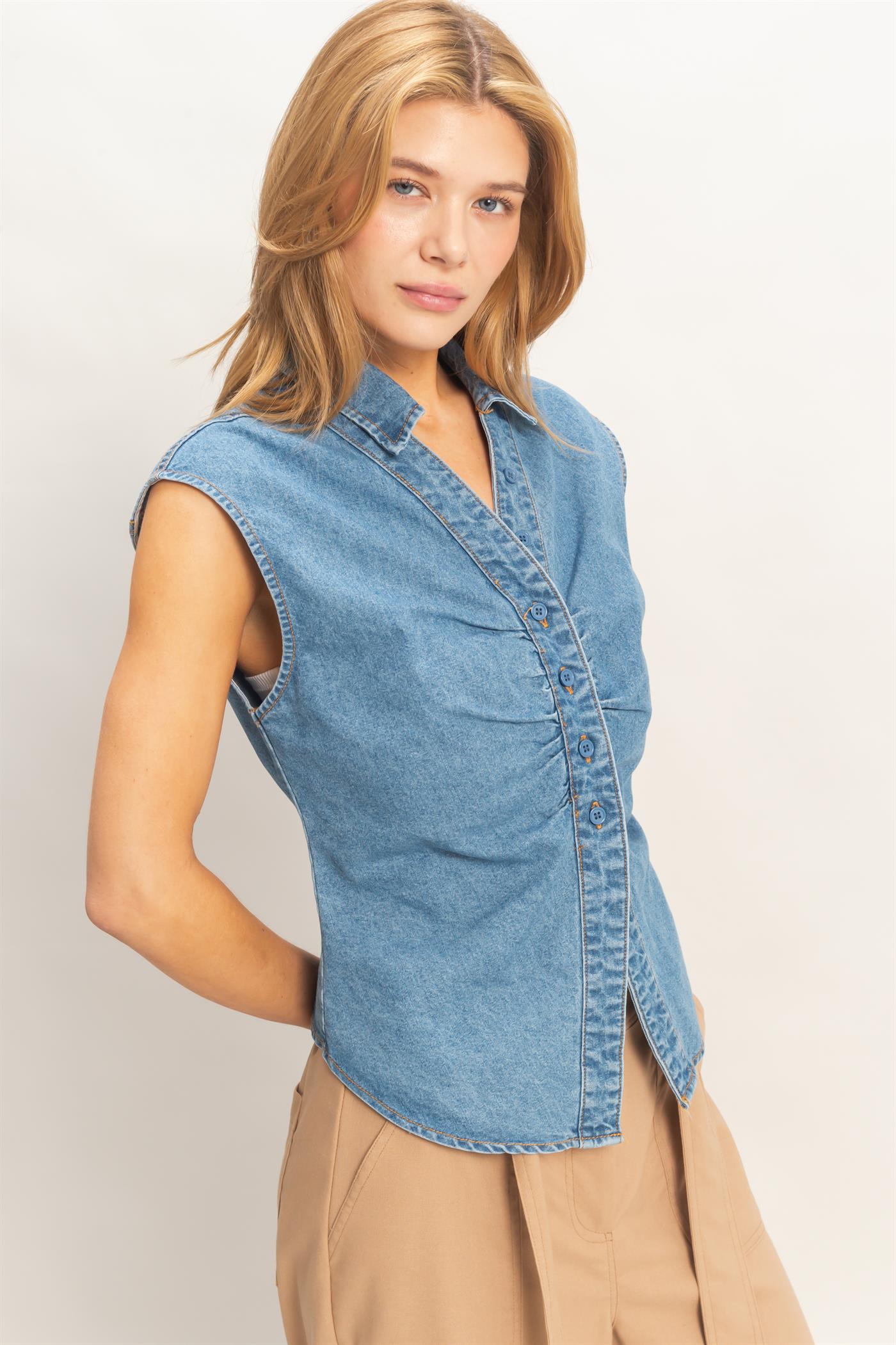 Wholesale Sleeveless Denim Button-Up Top Clothing Tops HF26C221 LIGHT BLUE HYFVE