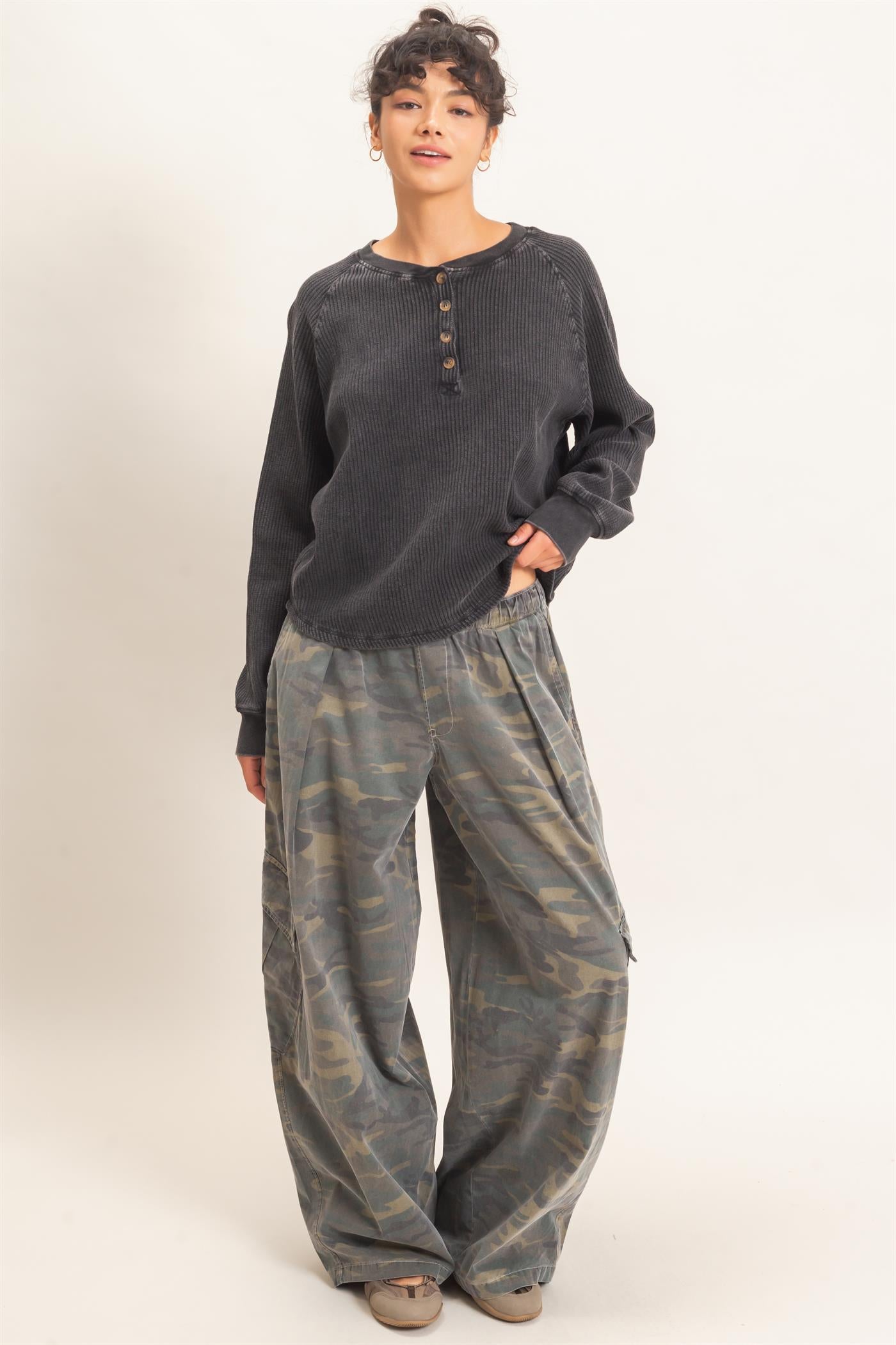 Wholesale Mineral Wash Waffle Knit Henley Top Sweatshirts DZ26E947 BLACK DOUBLE ZERO