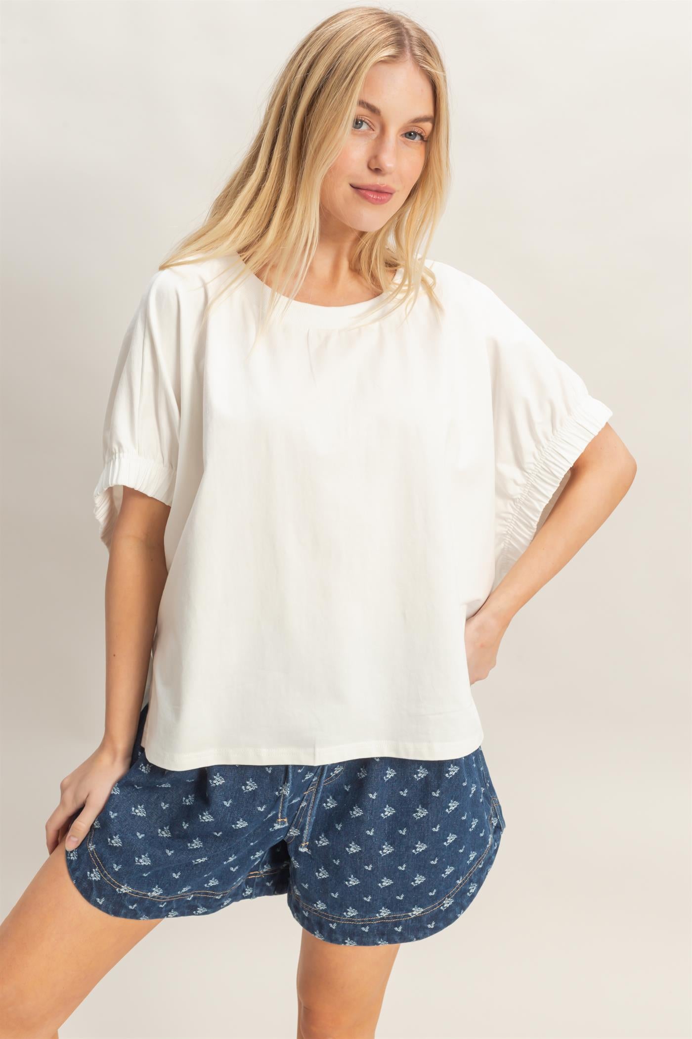 Wholesale Oversized Elastic Cuff Top T-Shirts HF26C082 OFF WHITE HYFVE