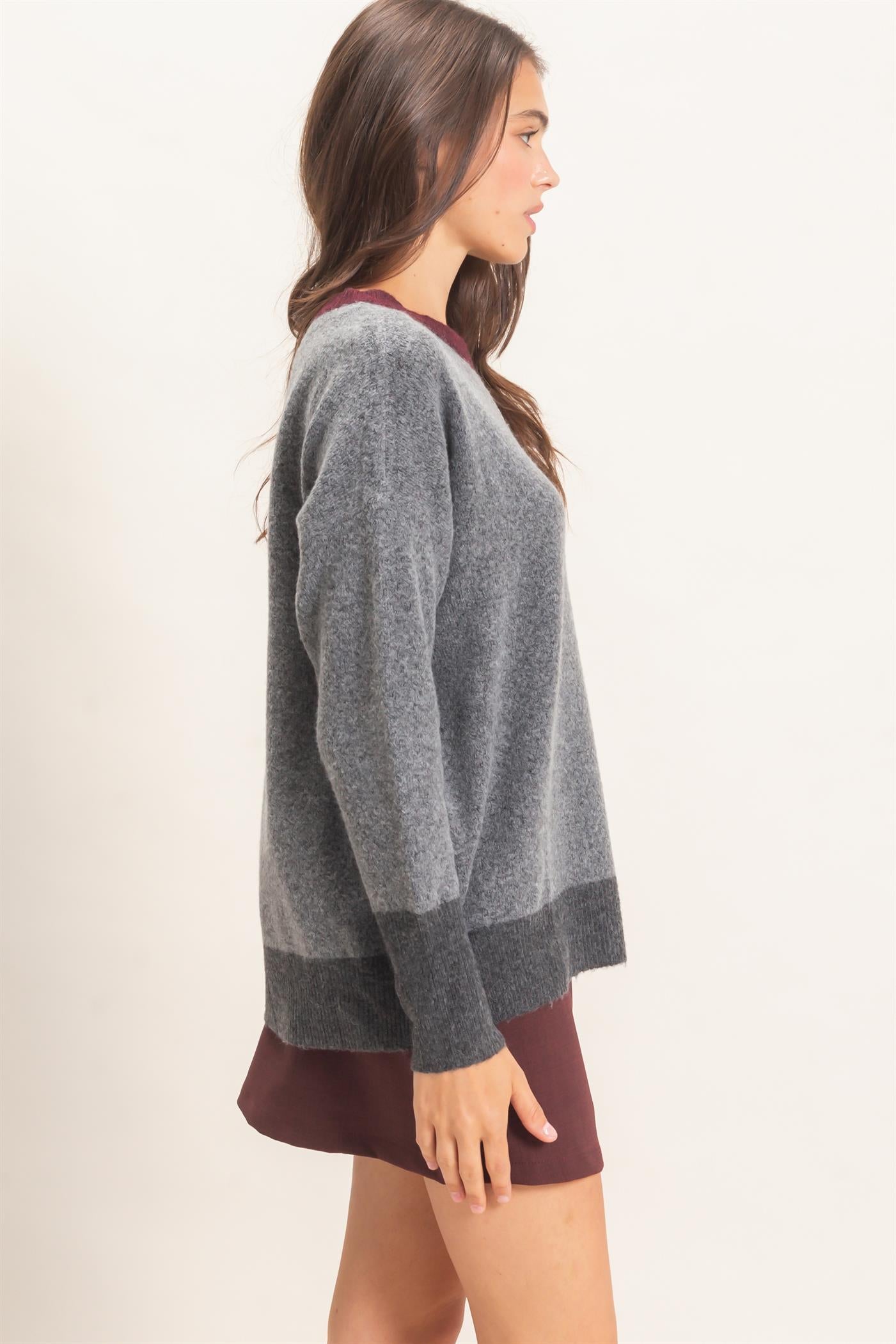 Wholesale Colorblock Crew Neck Sweater Sweaters HF26E151 CHARCOAL HYFVE