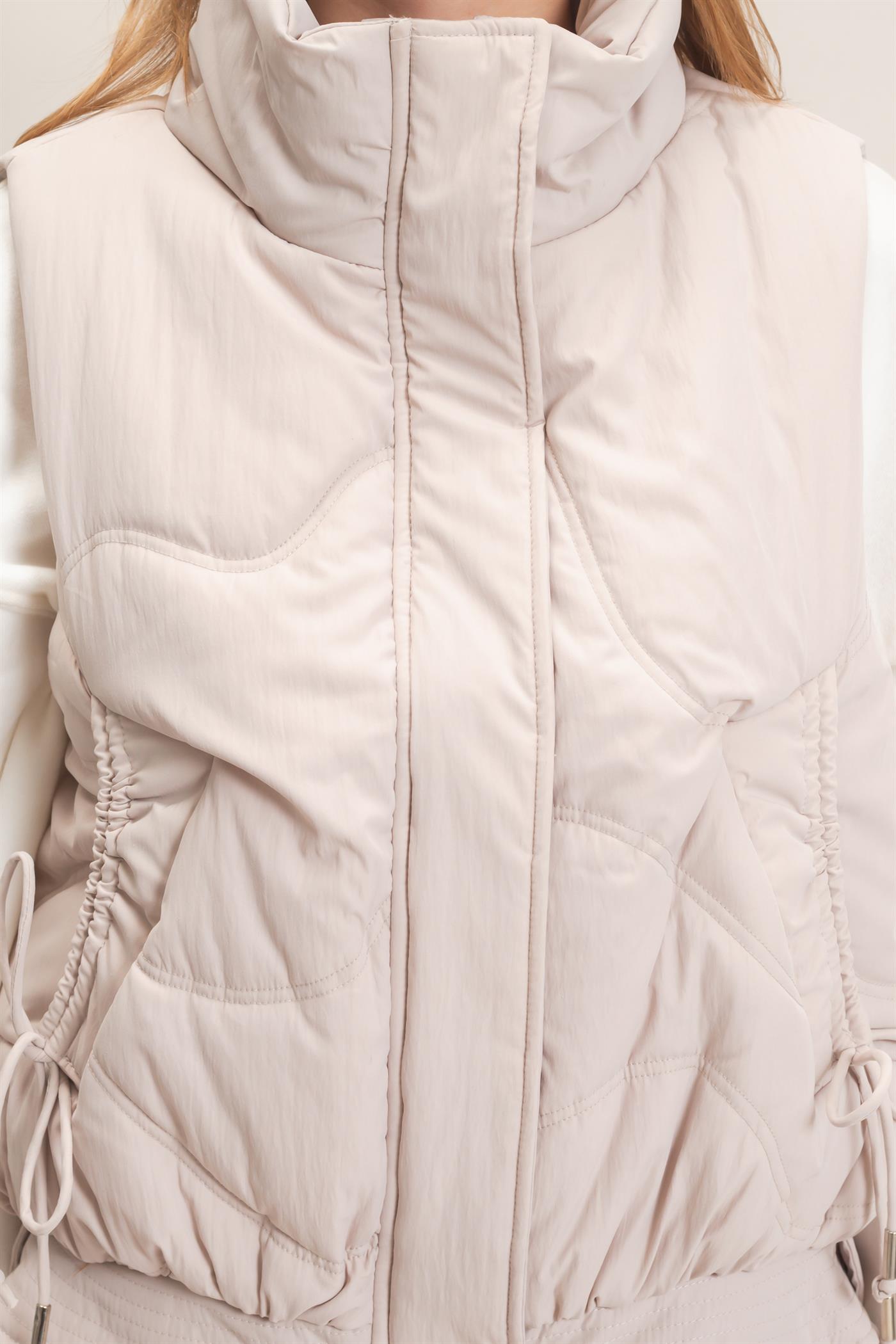 Wholesale Quilted Funnel Neck Puffer Vest Vests HF26F168 ECRU HYFVE
