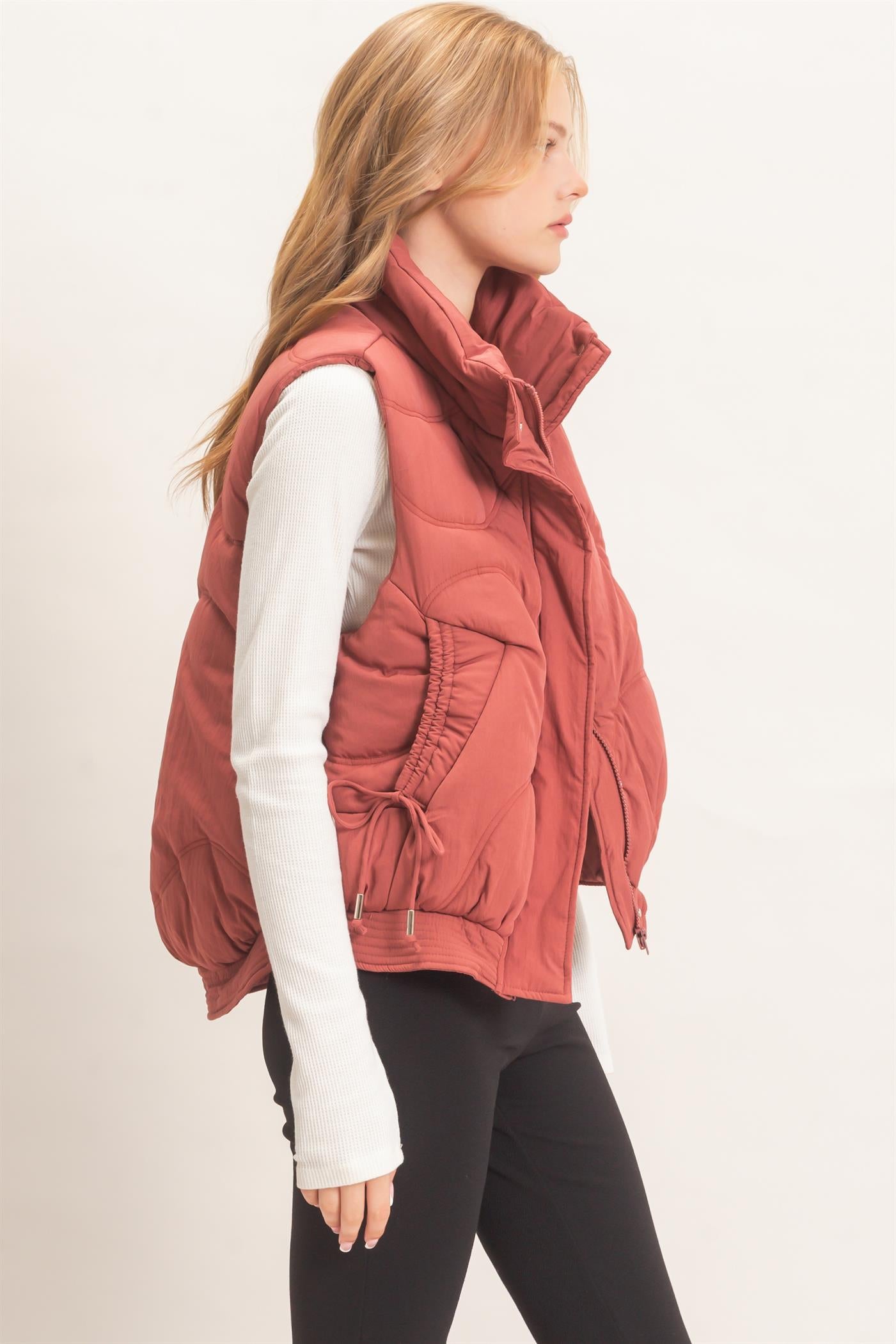 Wholesale Quilted Funnel Neck Puffer Vest Vests HF26F168 BRICK HYFVE