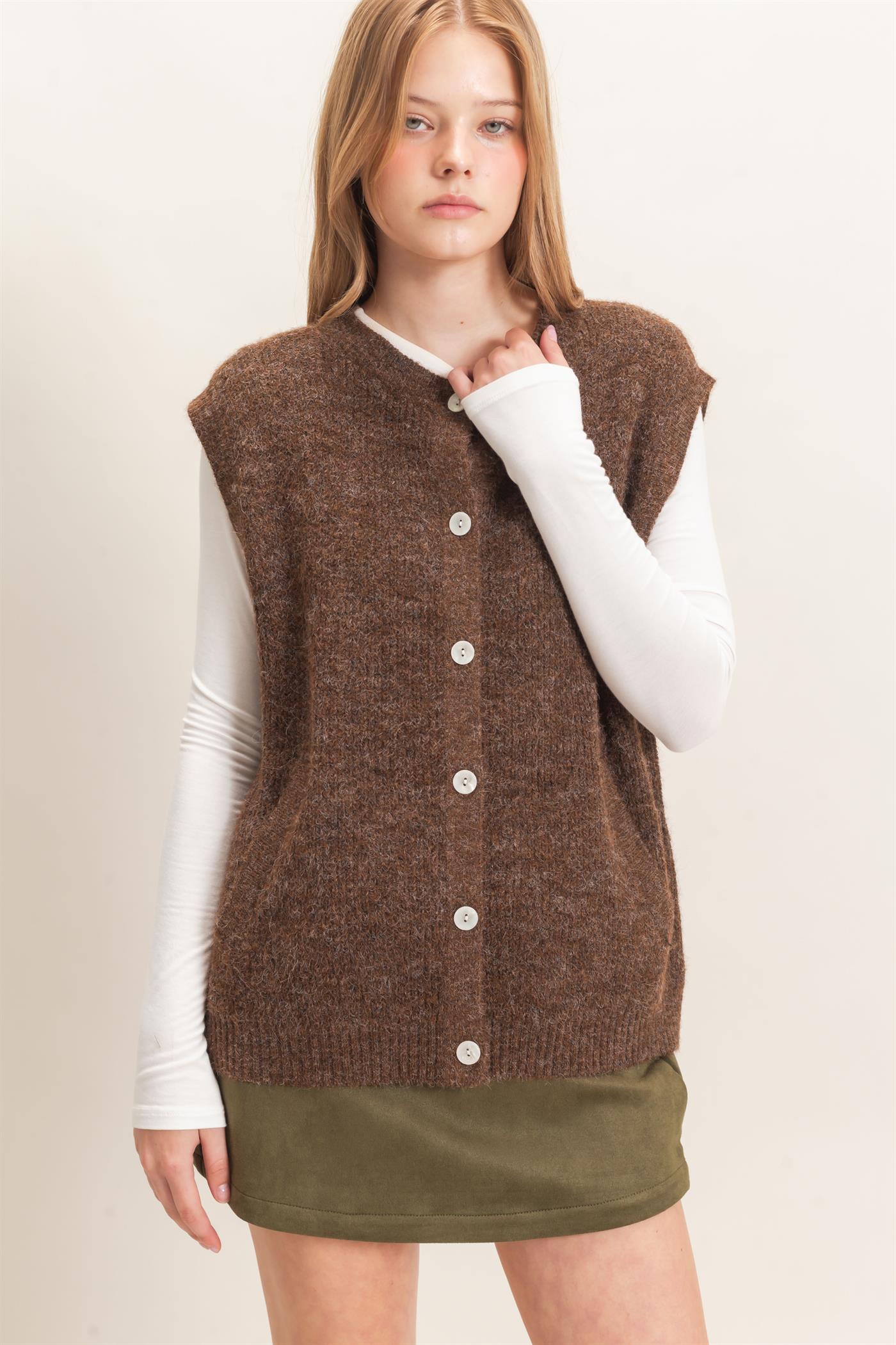 Wholesale Sleeveless Button-Up Sweater Vest Sweaters HF26E304 CHESTNUT HYFVE