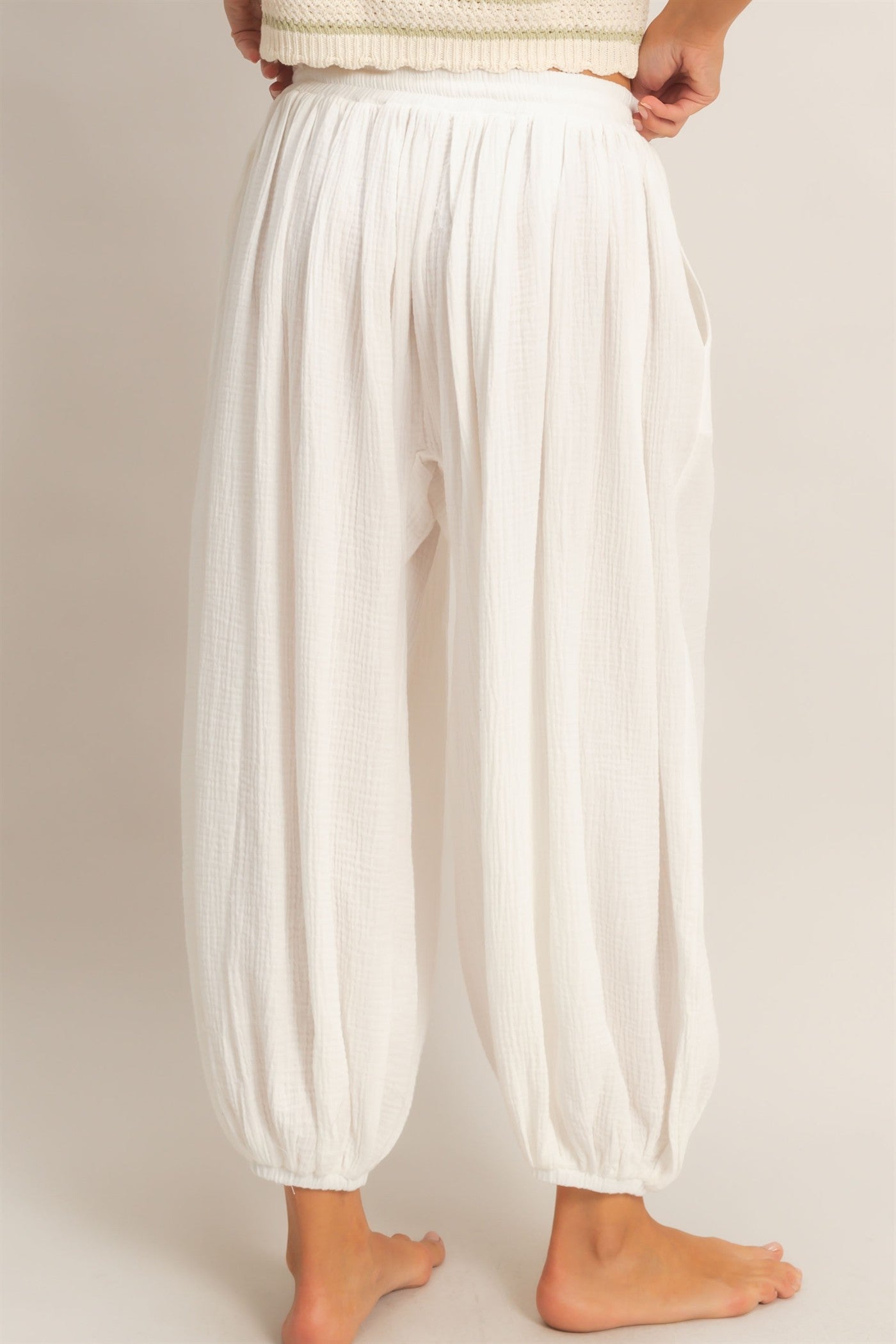 Wholesale Gauzed Elastic Waist Balloon Joggers Pants Pants HF26C320 OFF WHITE HYFVE