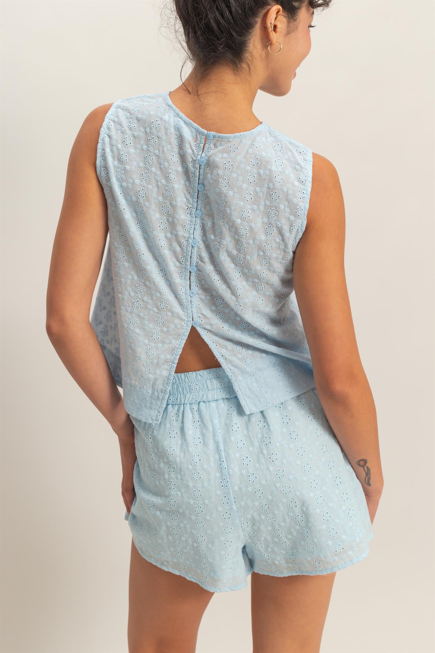 Wholesale Eyelet Sleeveless Top With Back Buttons Clothing Tops DZ26C541 ICE BLUE DOUBLE ZERO