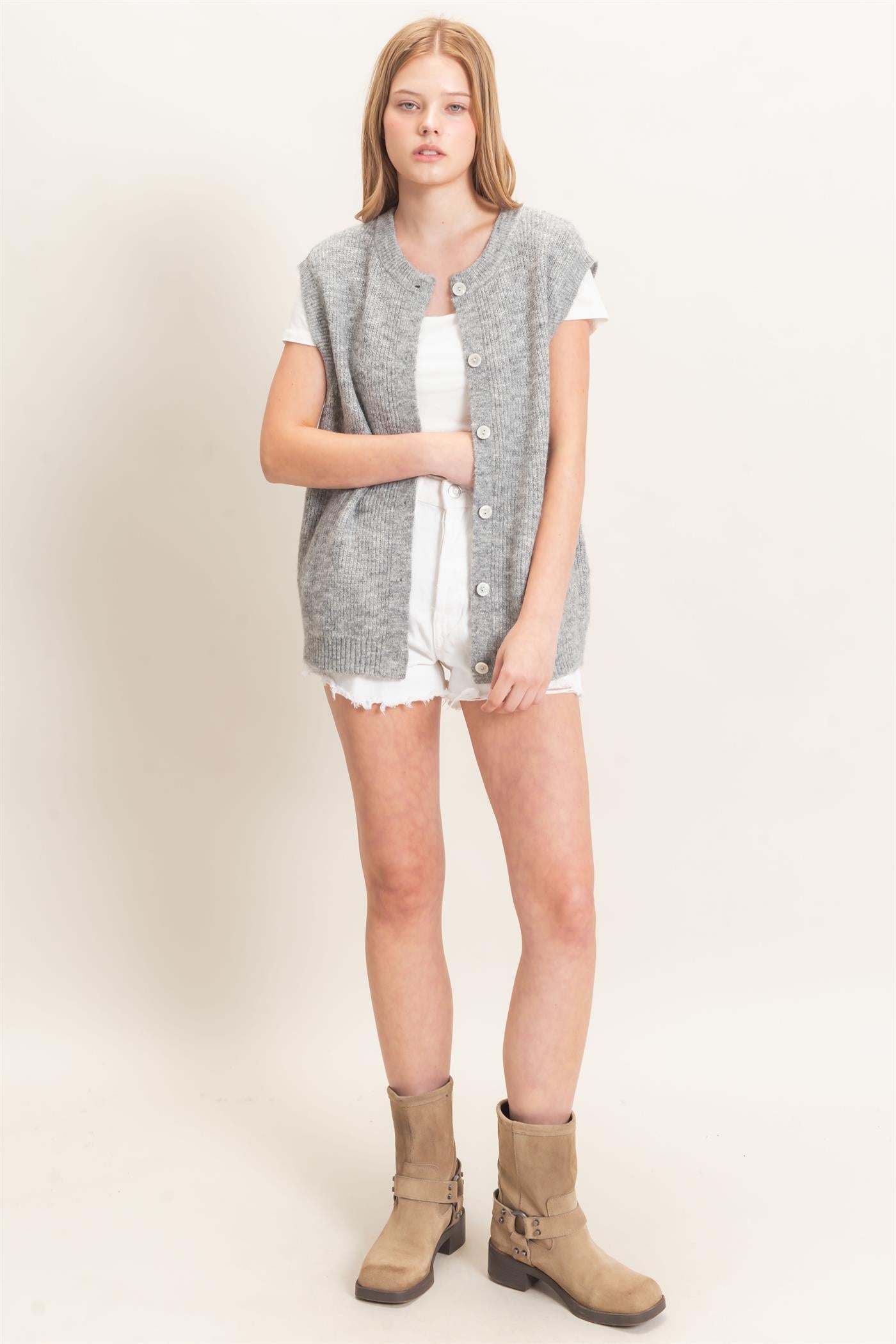 Wholesale Sleeveless Button-Up Sweater Vest Sweaters HF26E304 HEATHER GRAY HYFVE
