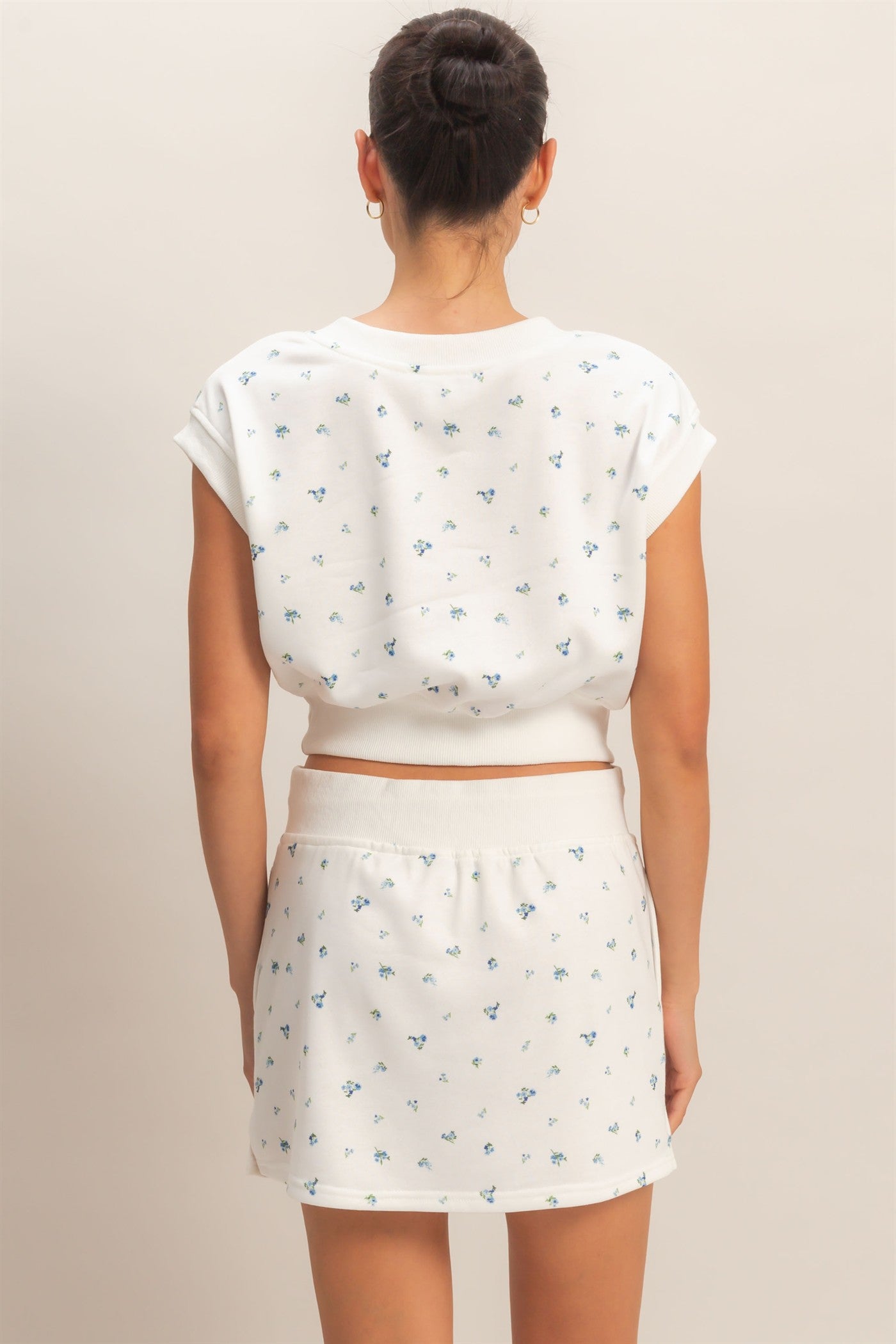 Wholesale Floral V-Neck Drawstring Top Clothing Tops HF26C372 WHITE/BLUE HYFVE