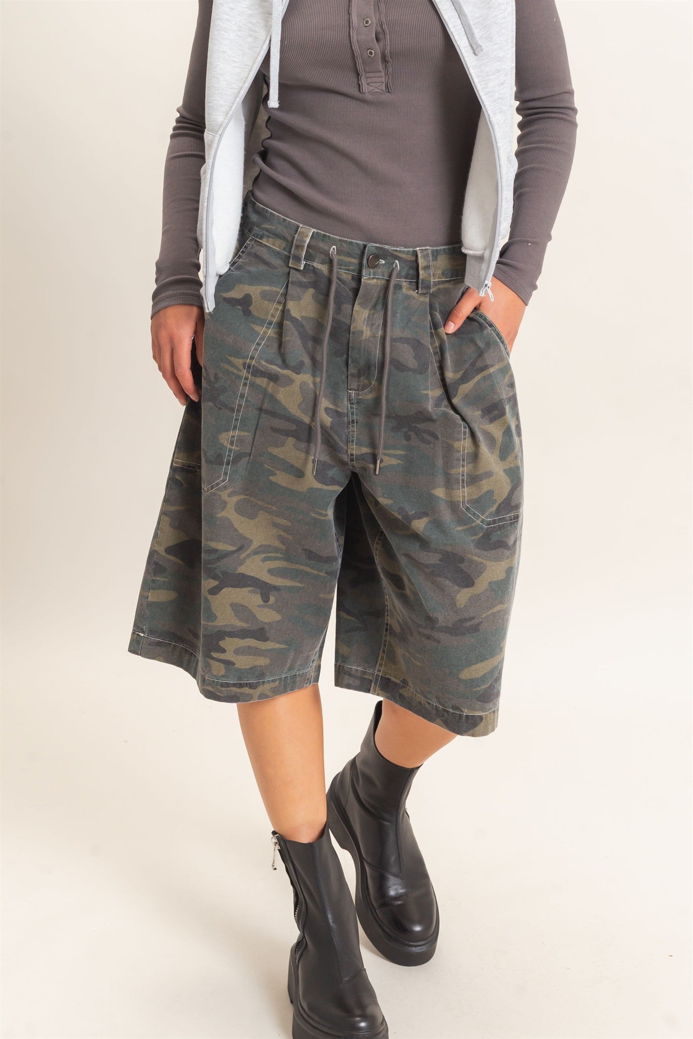 Wholesale Camouflage Print Drawstring Shorts Shorts DZ26E399 DARK GREEN DOUBLE ZERO