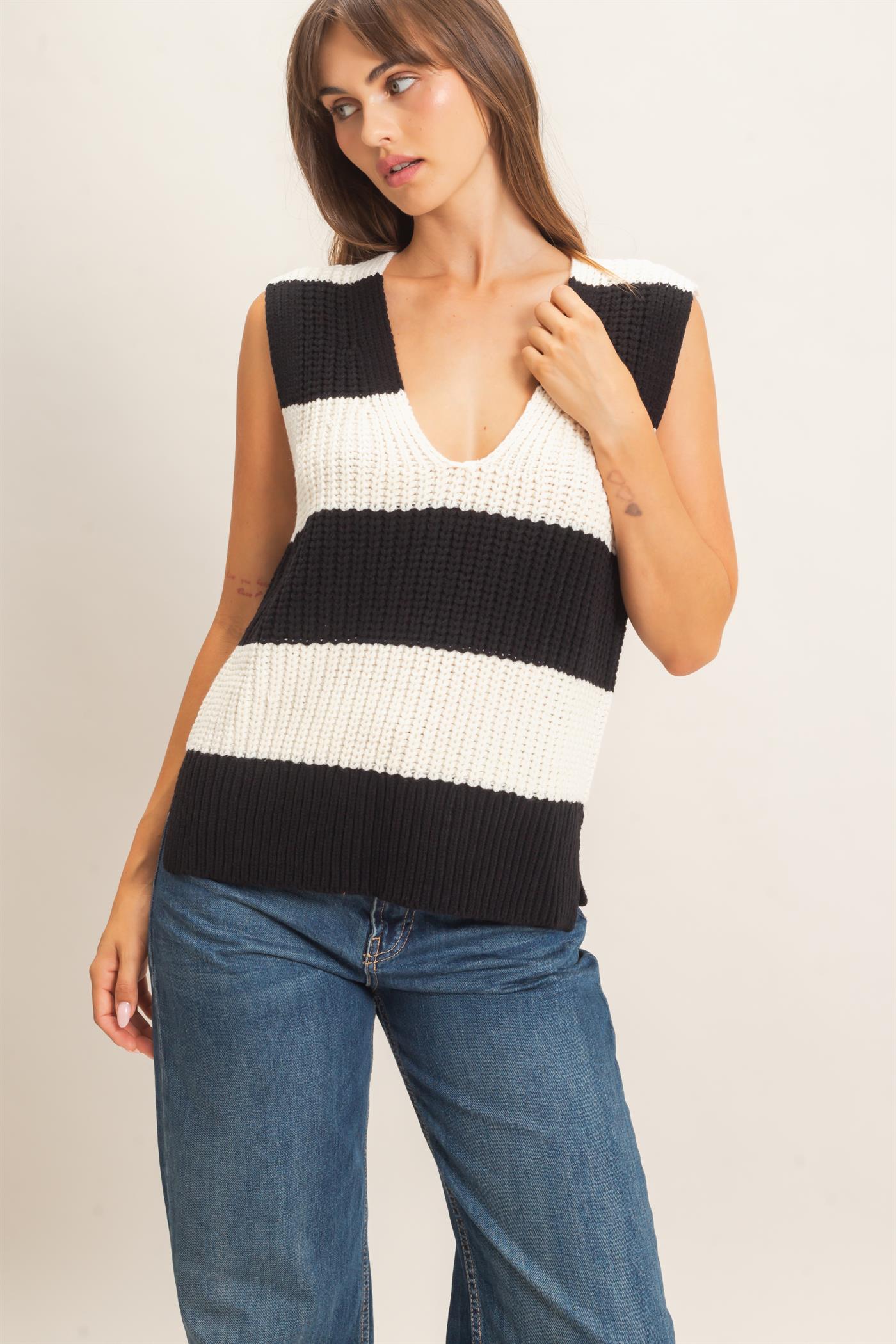 Wholesale V-Neck Striped Sweater Vest Sweaters HF26E482-D BLACK HYFVE