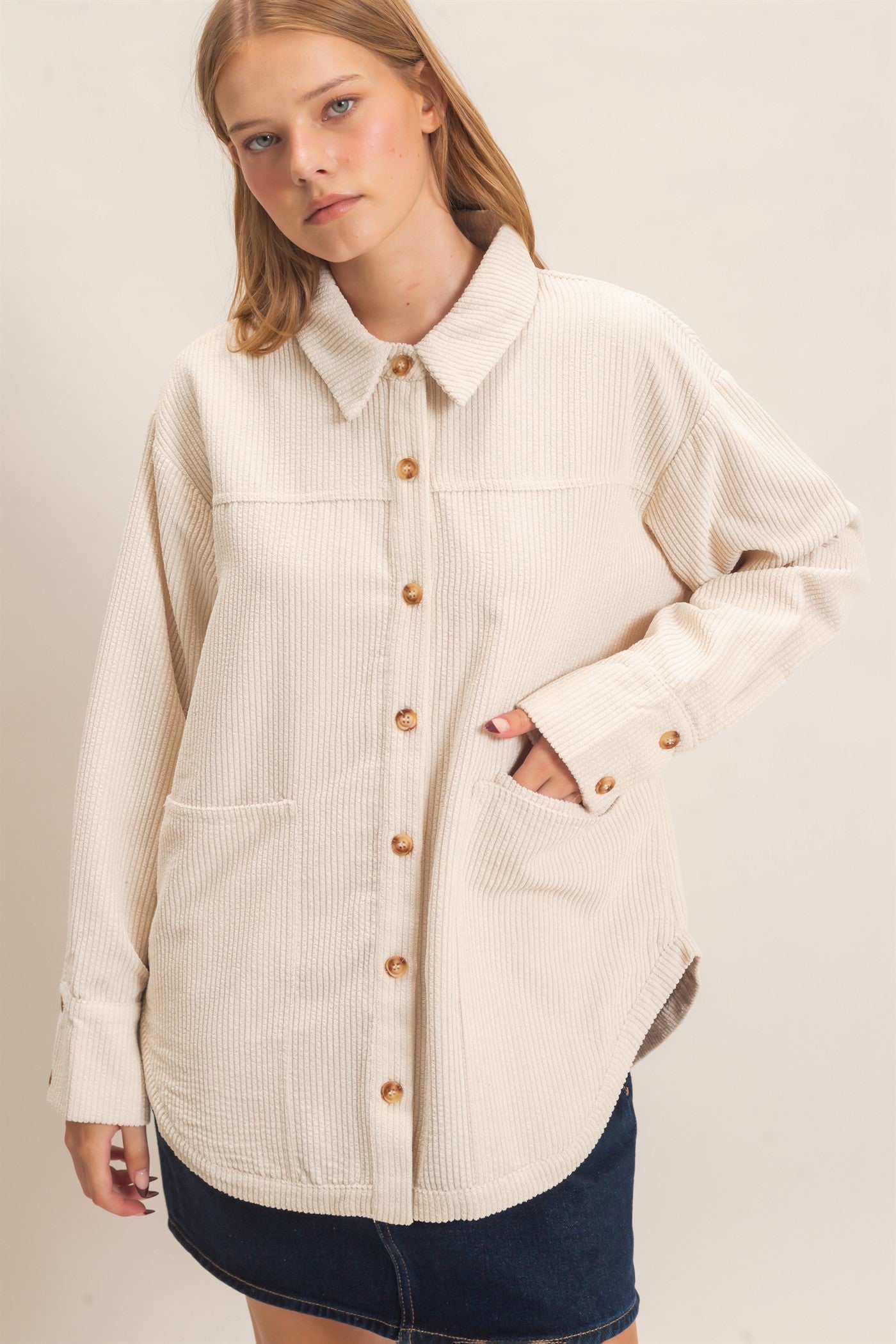 Wholesale Corduroy Button-Up Shirt Outerwear HF26F163 WHITE SWAN HYFVE