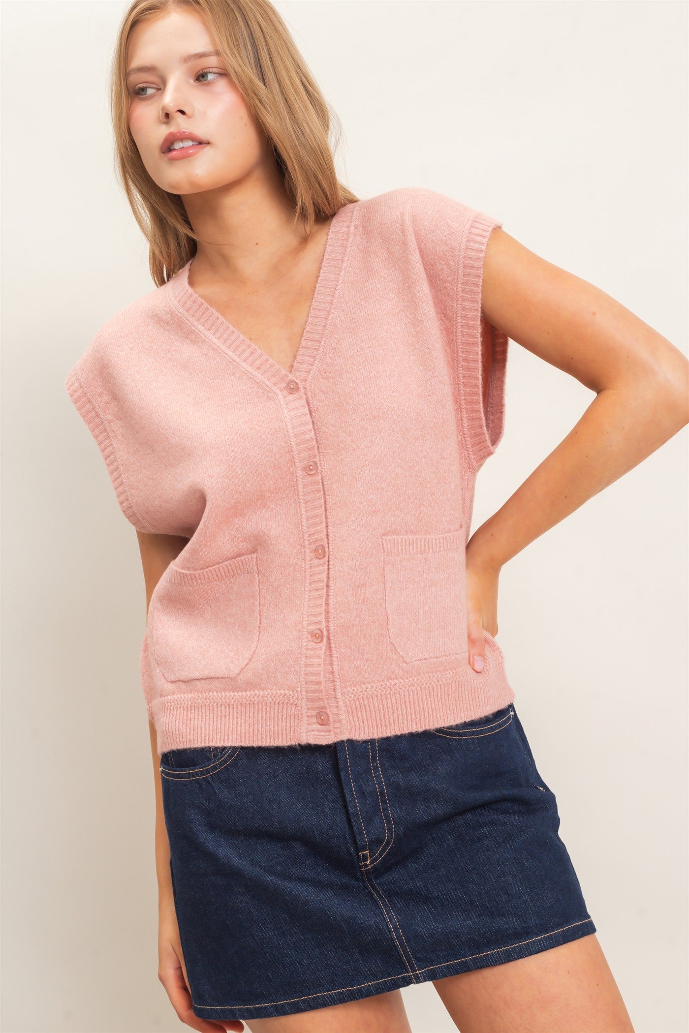 Wholesale V-Neck Buttoned Sweater Vest Sweaters HF26E349 DUSTY ROSE HYFVE