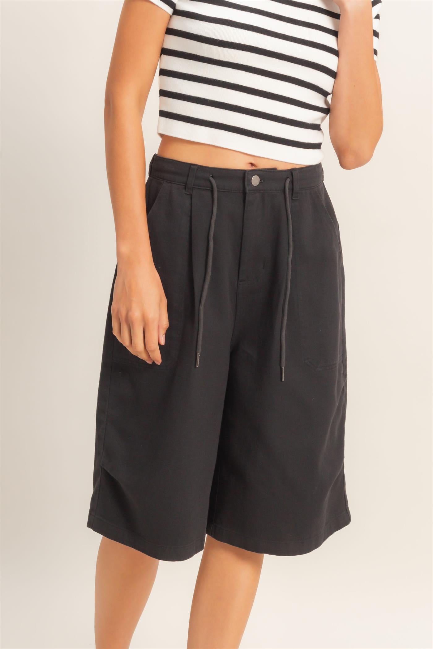 Wholesale Drawstring Waist Wide Leg Jorts Shorts DZ26F283 BLACK DOUBLE ZERO
