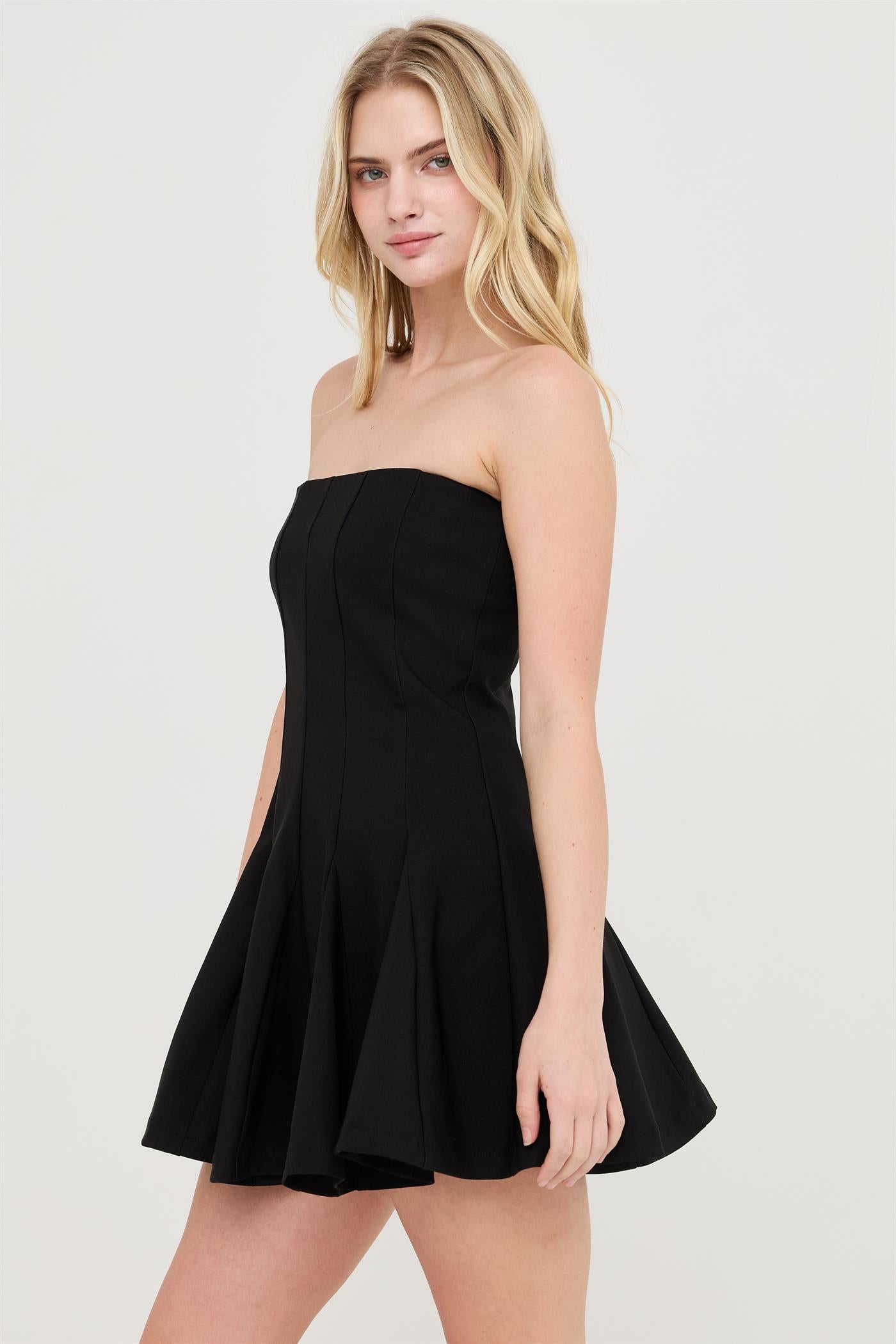 Wholesale Strapless Tube Dress With Godet Dresses HF26A294 BLACK HYFVE