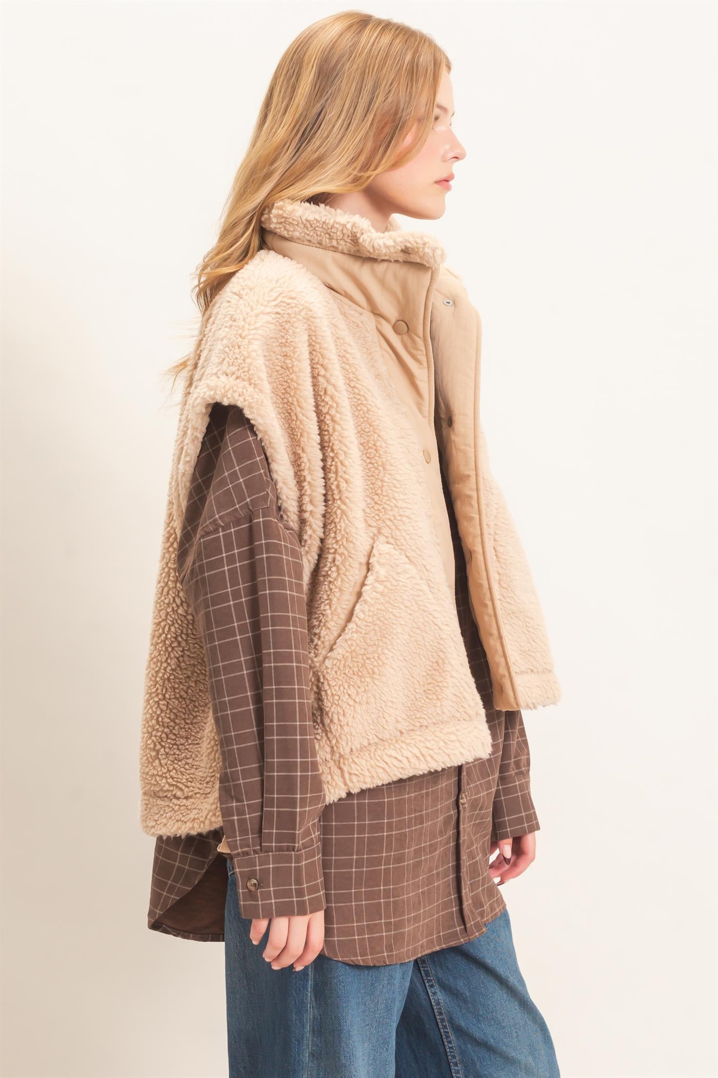 Wholesale Sherpa Vest With Snap Closure Outerwear HF26F131-D BEIGE HYFVE