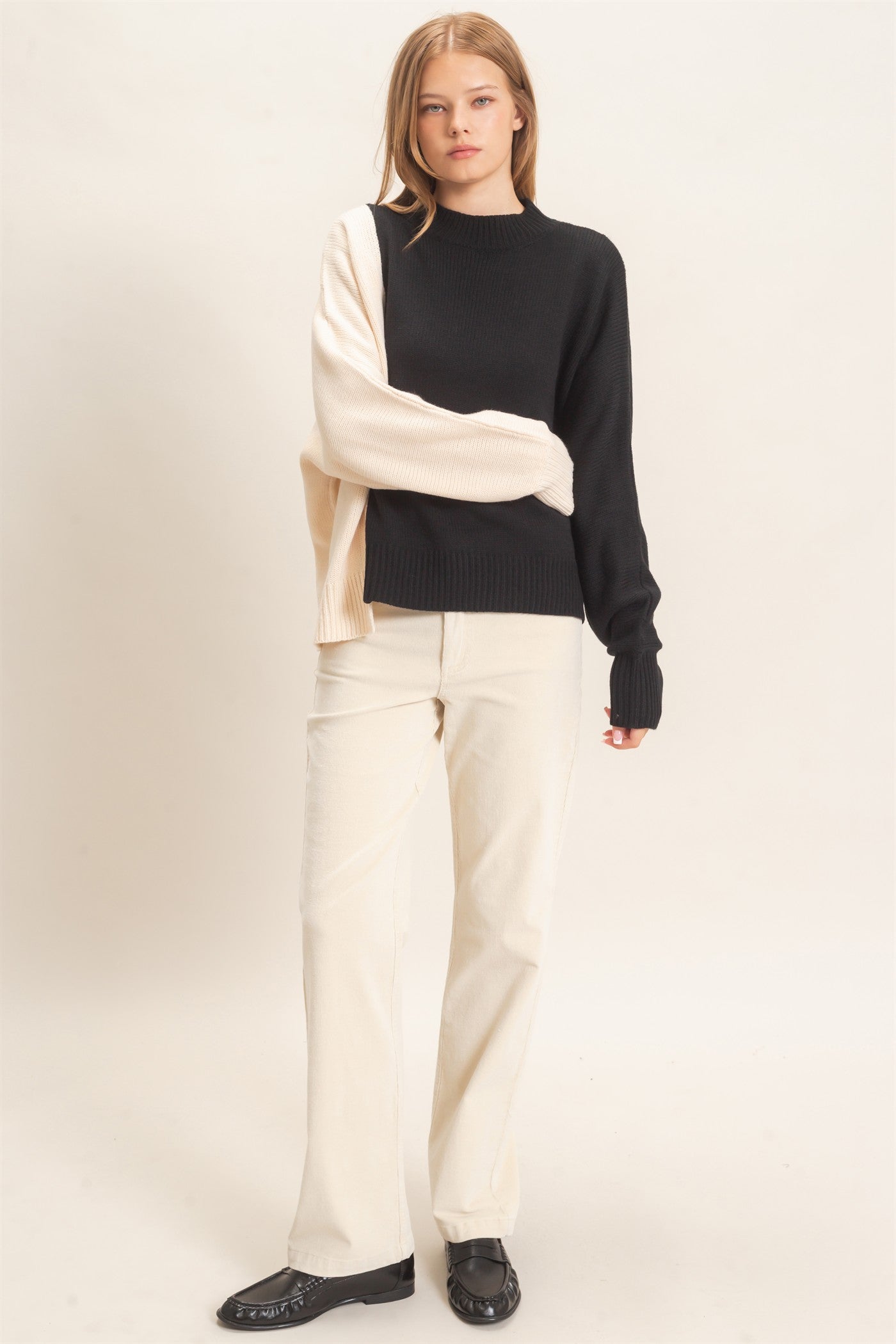 Wholesale Two-Tone Knit Sweater Sweaters HF26F184 BLACK HYFVE