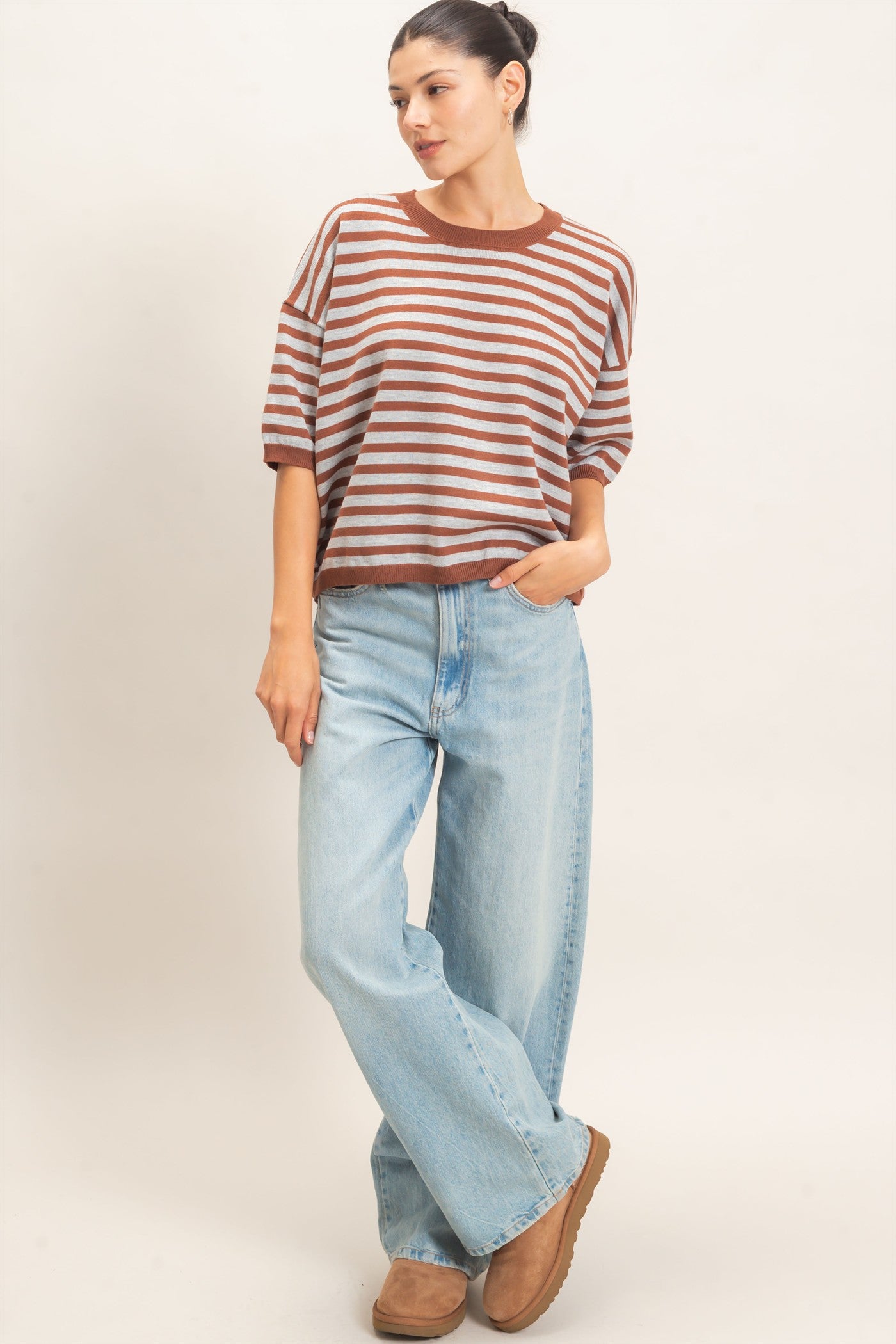 Wholesale Striped Crew Neck Sweater Sweaters HF26E234 BROWN HYFVE