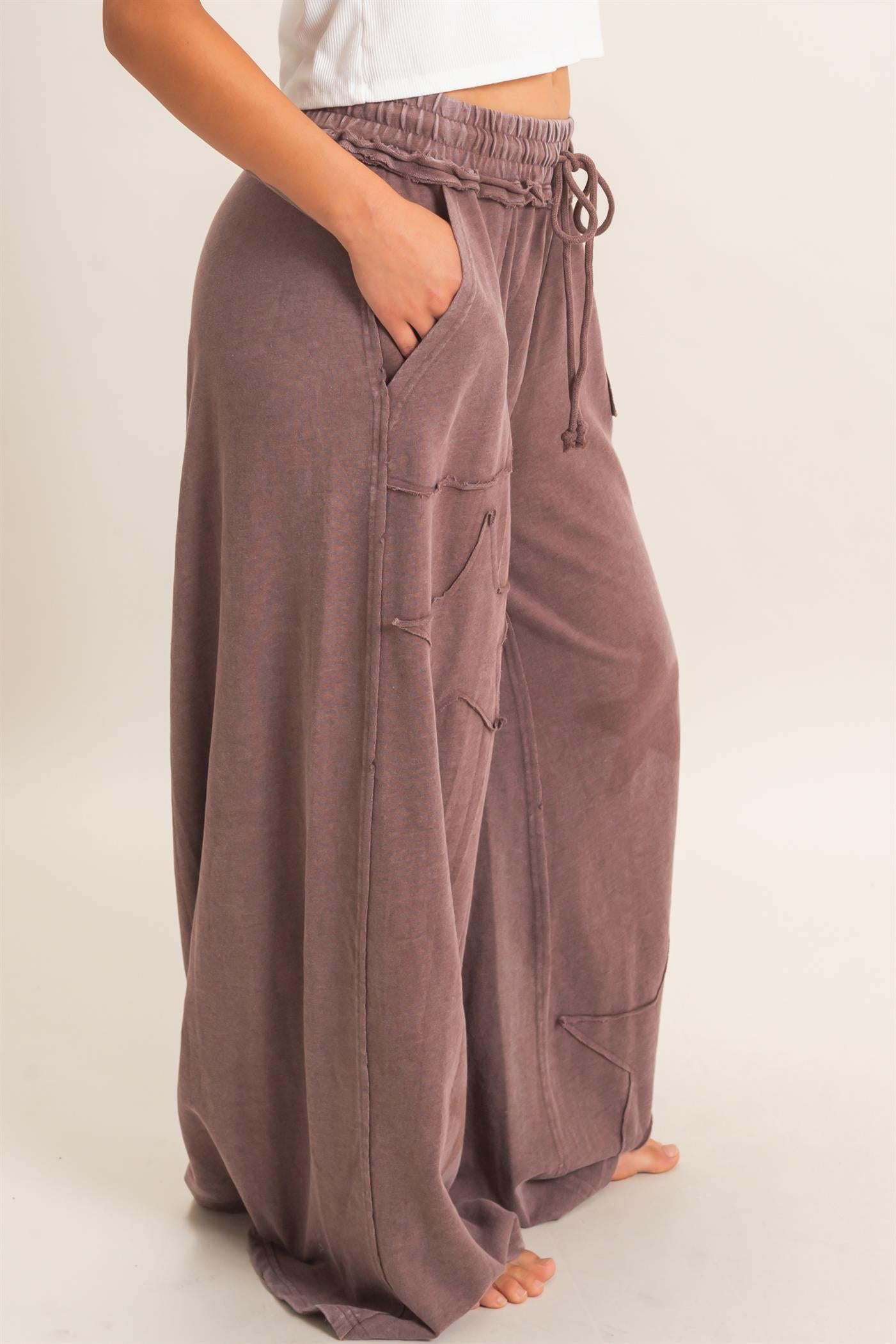 Wholesale Mineral Wash Star Patch And Print Wide Leg Pants Pants DZ26F060 DARK BROWN DOUBLE ZERO
