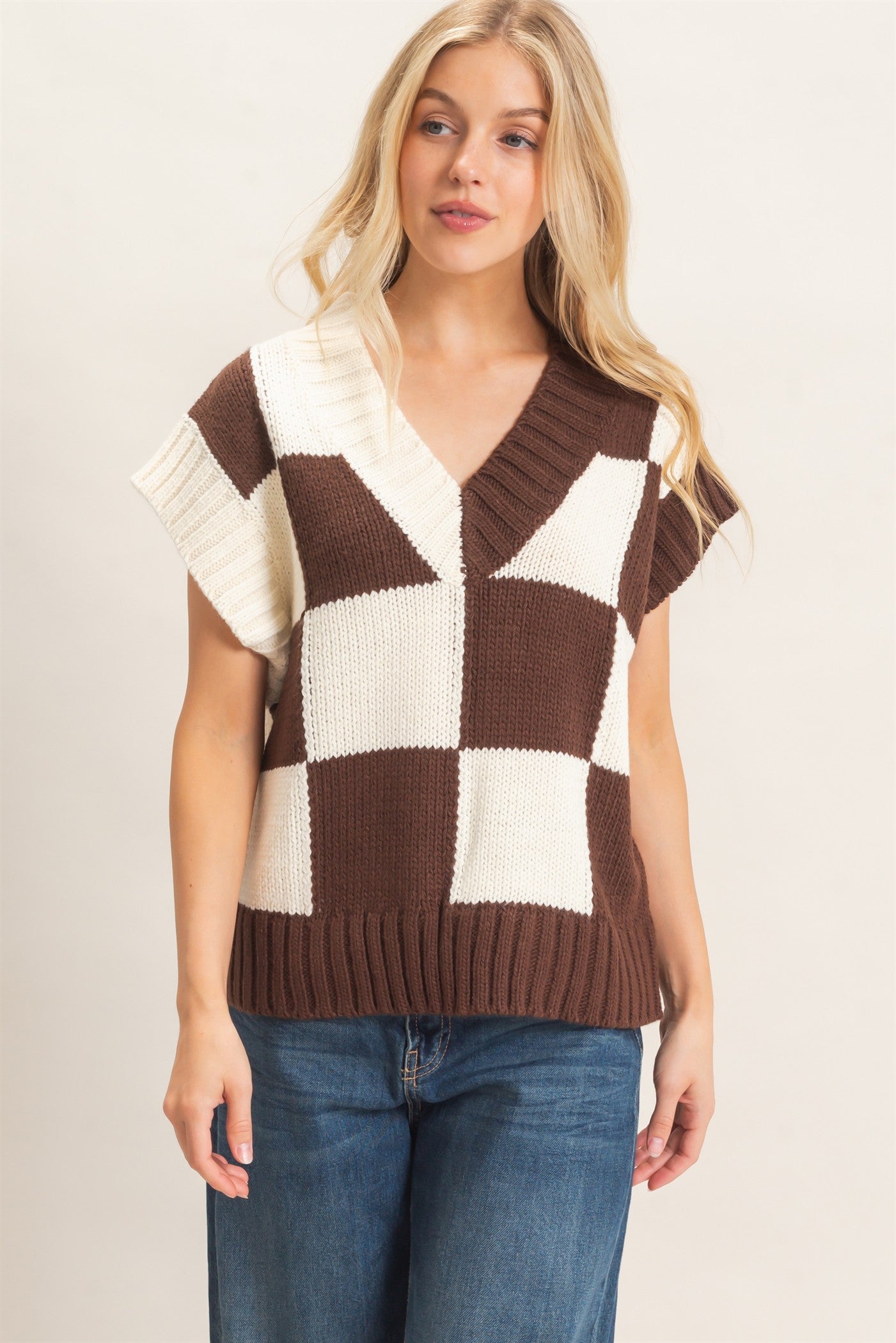 Wholesale Ribbed V-Neck Checkered Sweater Vest Sweaters HF26F180 BROWN HYFVE