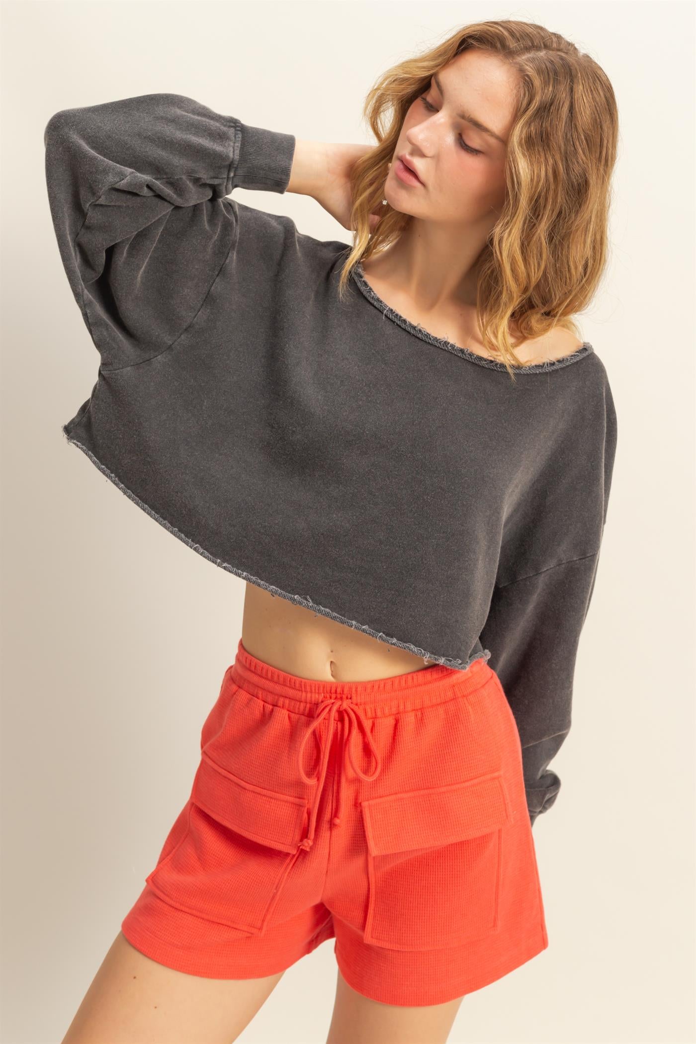 Wholesale Frayed Detail Long Sleeve Crop Top Sweatshirts DZ25A776 BLACK DOUBLE ZERO