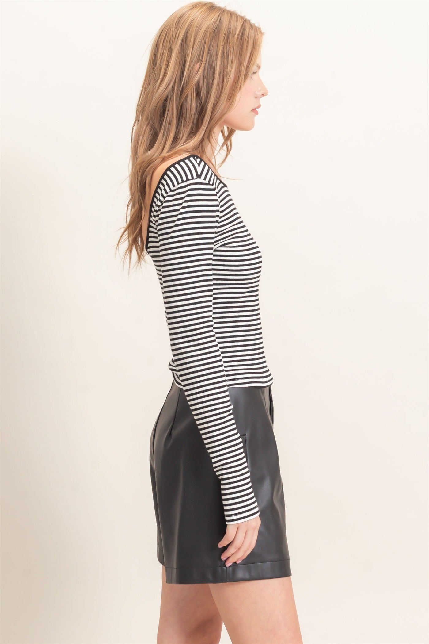 Wholesale Striped Boat Neck Long Sleeve Top Clothing Tops HF26F080 BLACK/WHITE HYFVE
