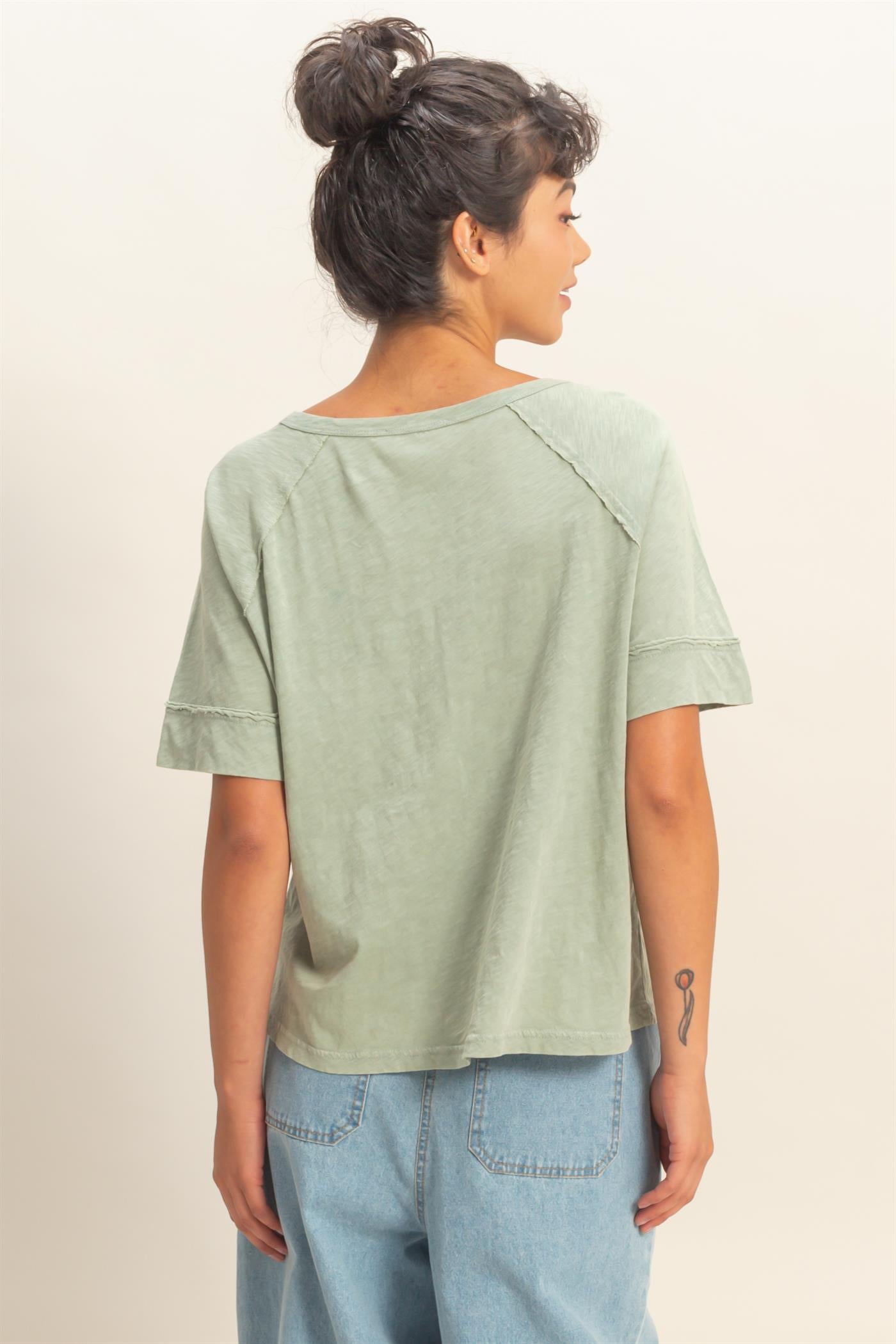 Wholesale Acid Wash Raw Seam Raglan Short Sleeve Tee Clothing Tops DZ26A655 SAGE GREEN HYFVE