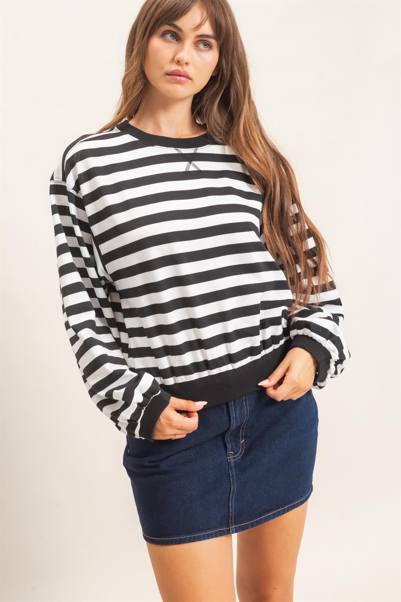 Wholesale Striped Crew Neck Sweatshirt Sweatshirts HF26E010 BLACK HYFVE