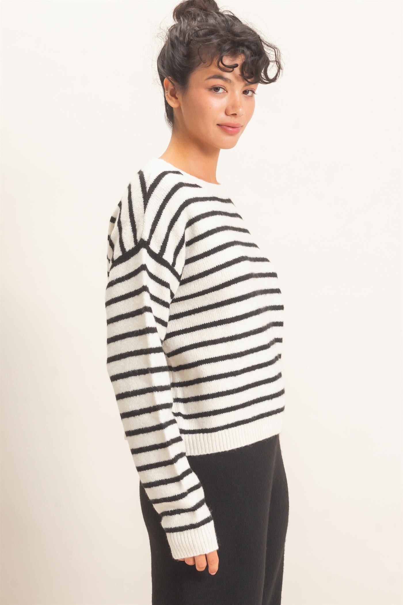 Wholesale Striped Crew Neck Sweater Sweaters DZ26C612 CREAM DOUBLE ZERO