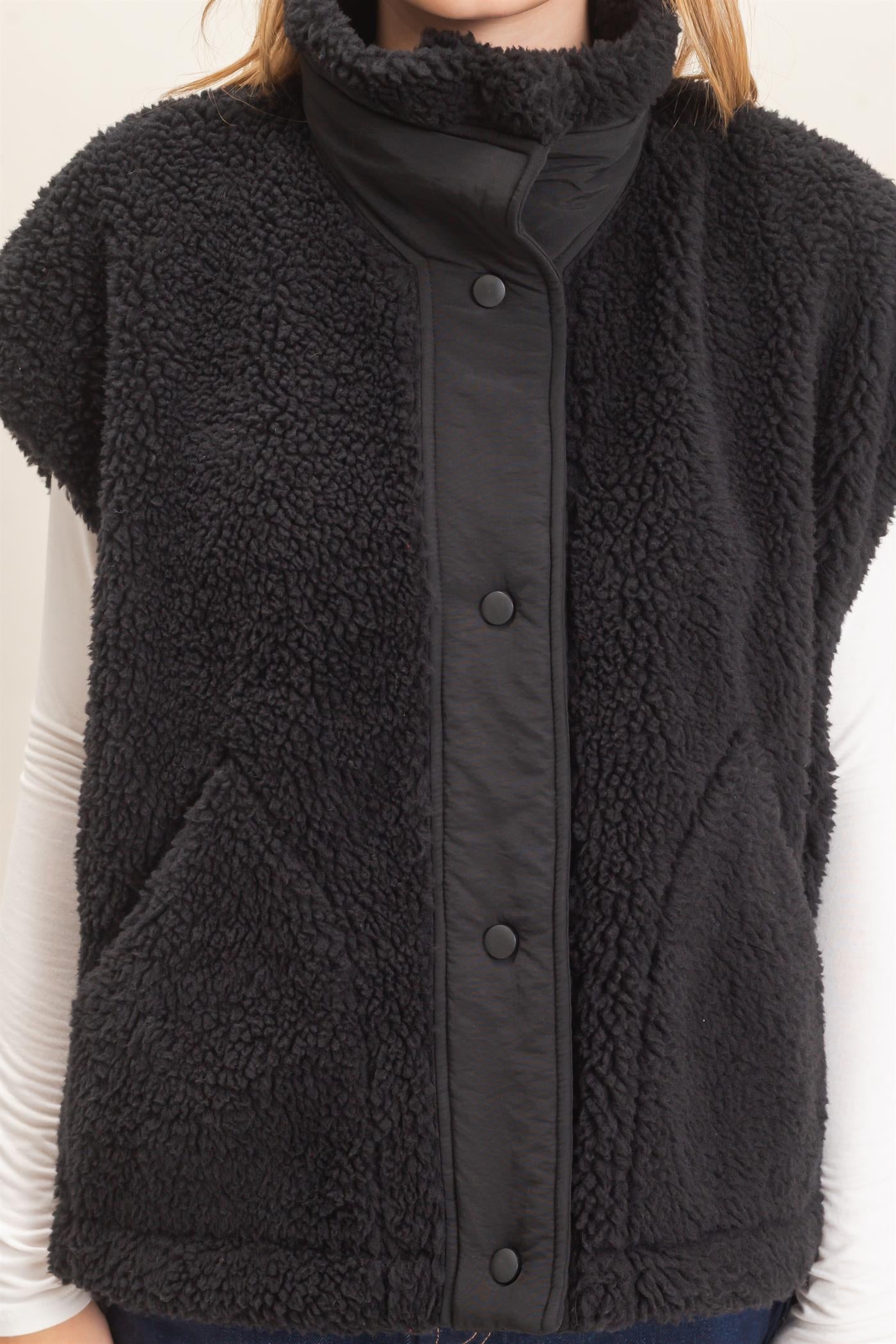 Wholesale Sherpa Vest With Snap Closure Outerwear HF26F131-D BLACK HYFVE
