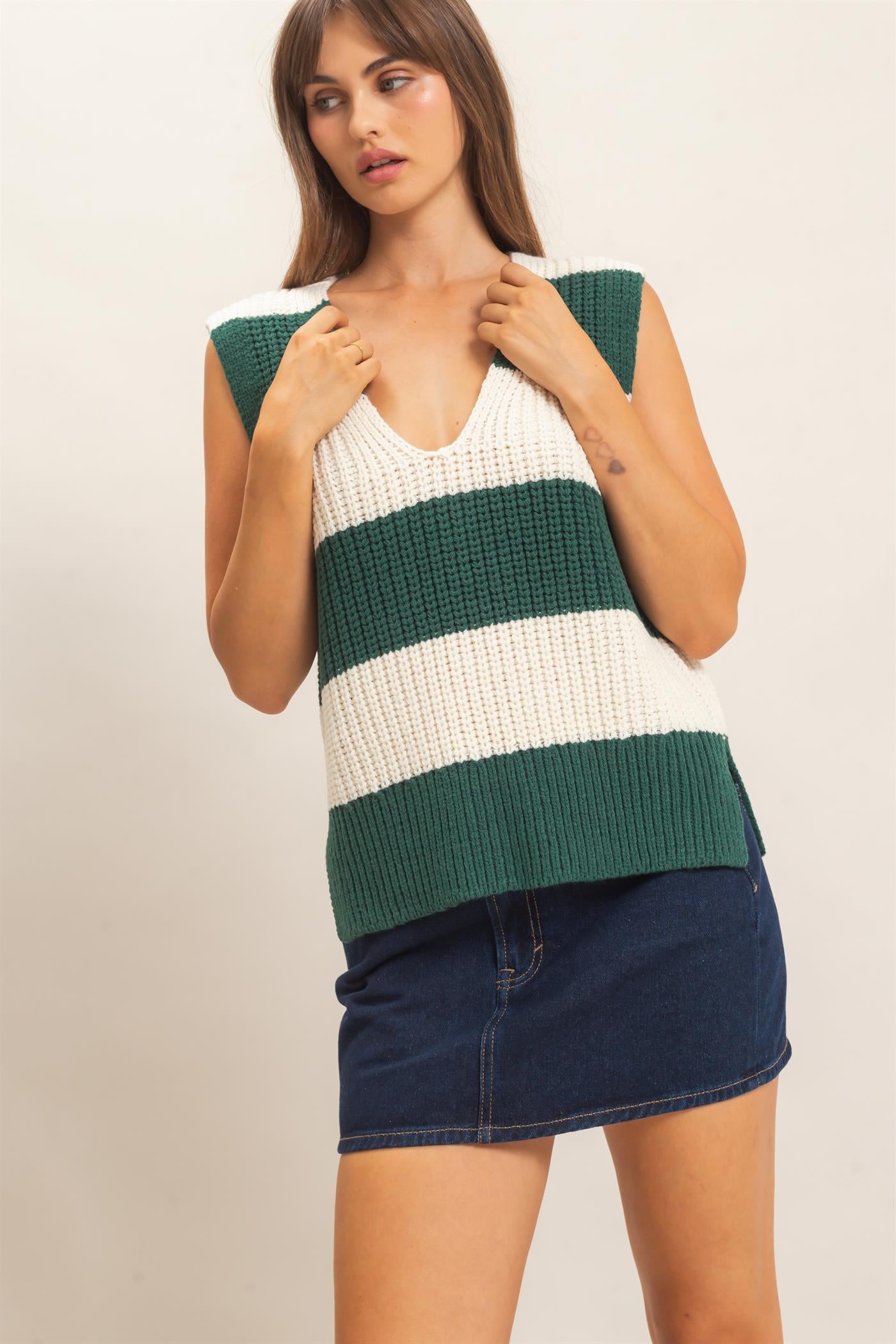 Wholesale V-Neck Striped Sweater Vest Sweaters HF26E482-D GREEN HYFVE