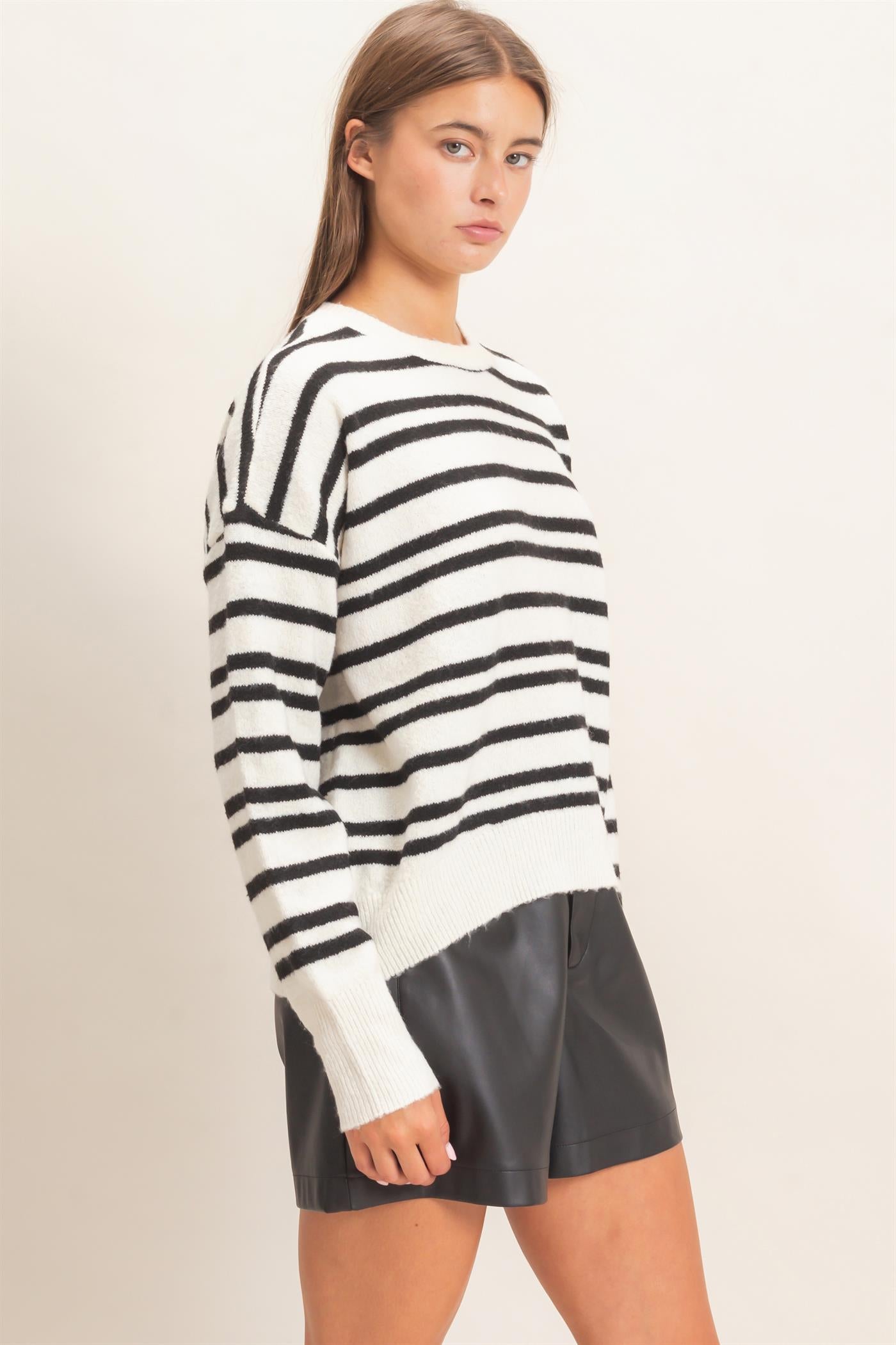 Wholesale Striped Crew Neck Sweater Sweaters DZ26E389 CREAM DOUBLE ZERO