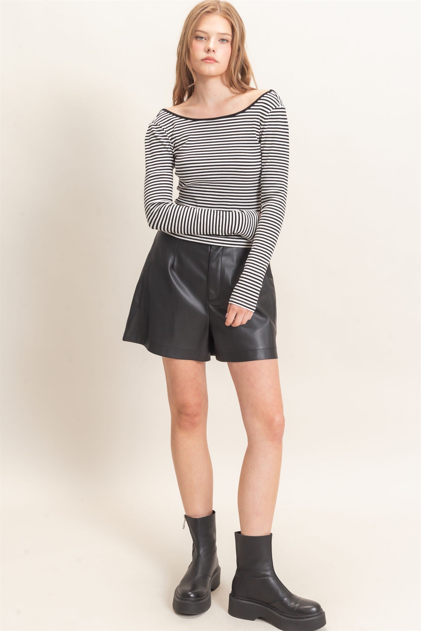Wholesale Striped Boat Neck Long Sleeve Top Clothing Tops HF26F080 BLACK/WHITE HYFVE