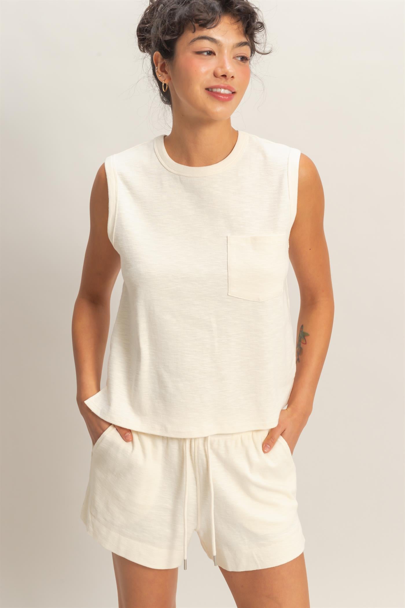 Wholesale Sleeveless Cotton Top With Pocket Clothing Tops DZ26A234 CREAM DOUBLE ZERO