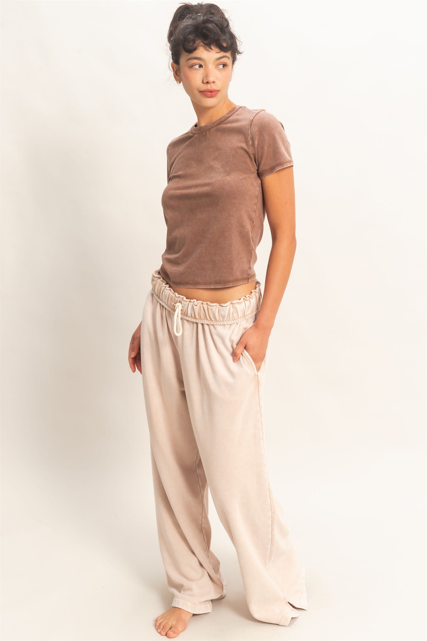 Wholesale Mineral Washed Short Sleeve Crew Neck Top T-Shirts DZ26A743 CHOCOLATE DOUBLE ZERO